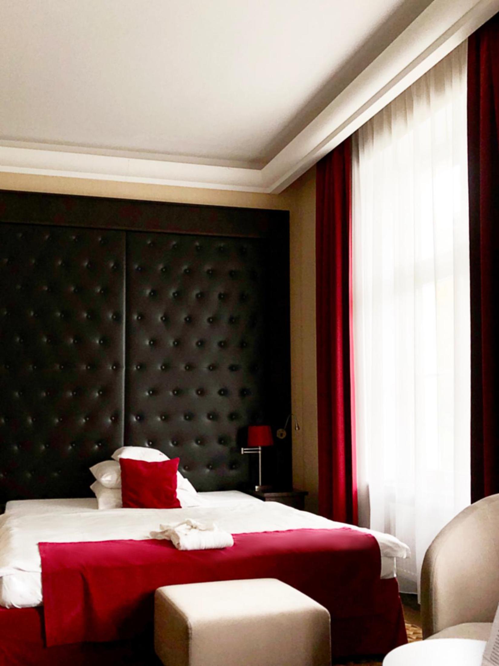 Deluxe Double or Twin Room photo 2