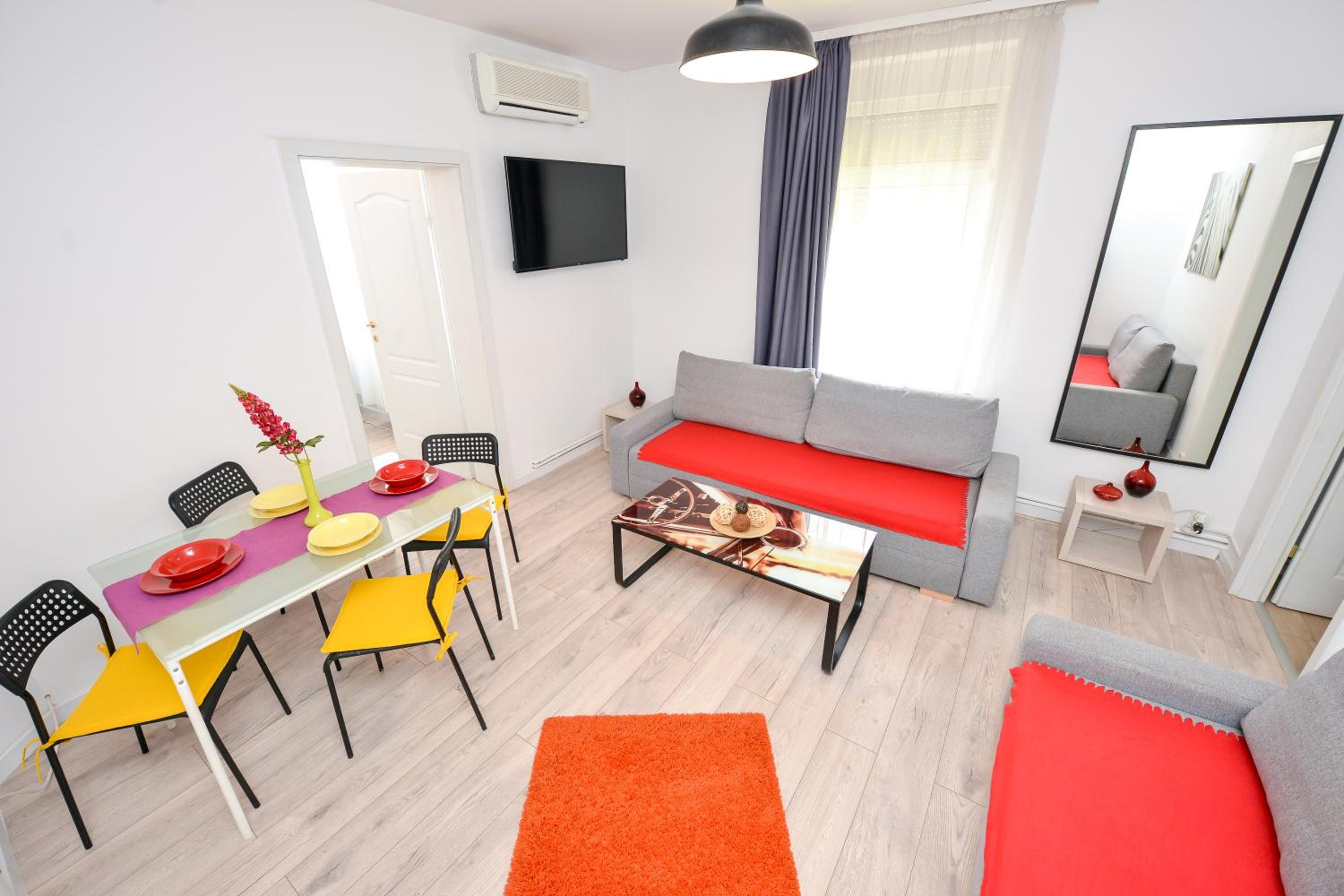 Two-Bedroom Apartment - Photo 5