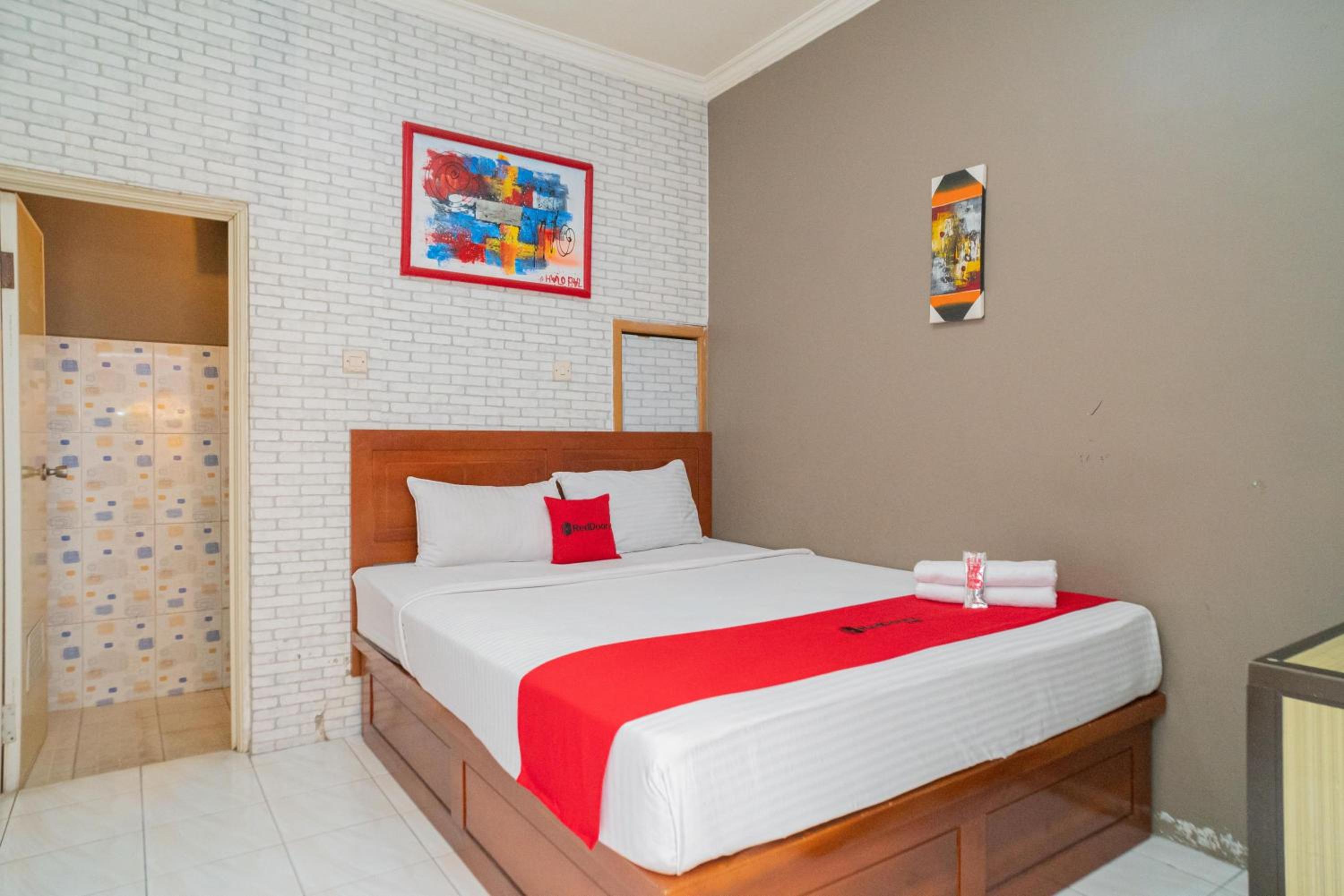 Standard Double Room - Photo 7