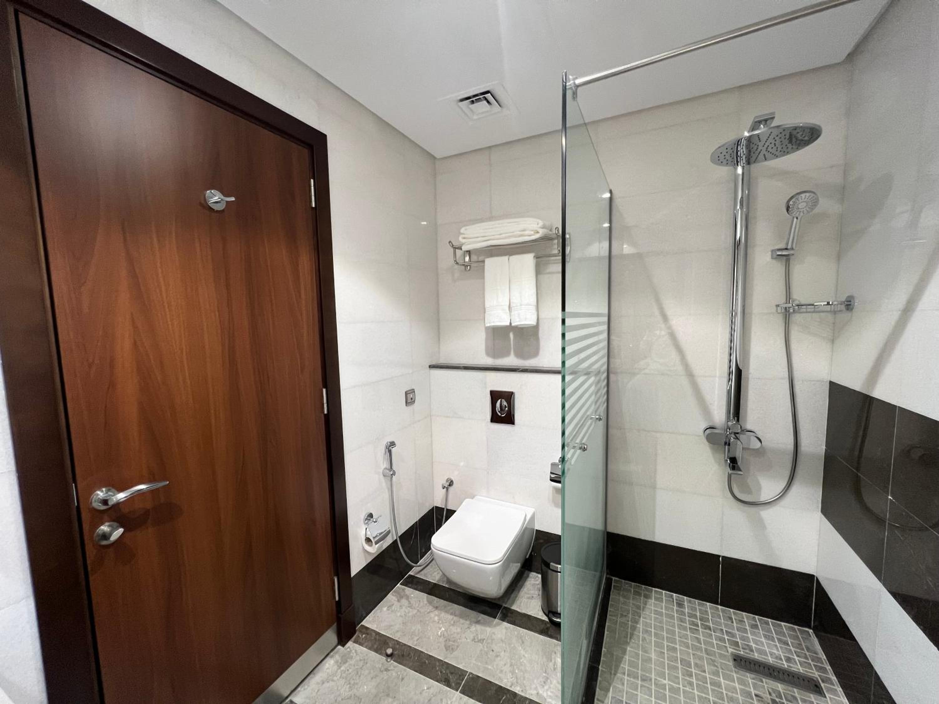 Standard King Room - Photo 3