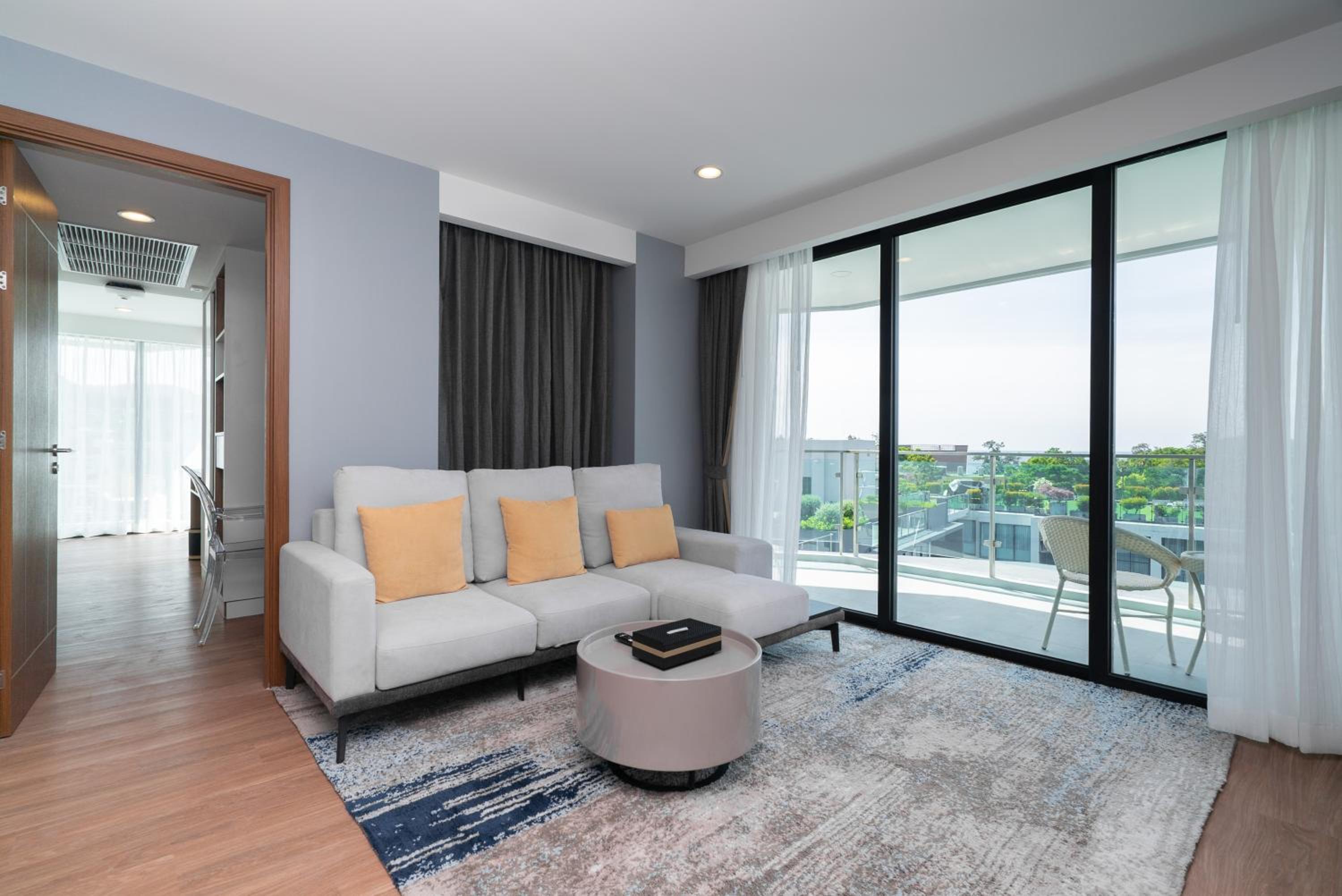 Two-Bedroom Deluxe Suite - Photo 6