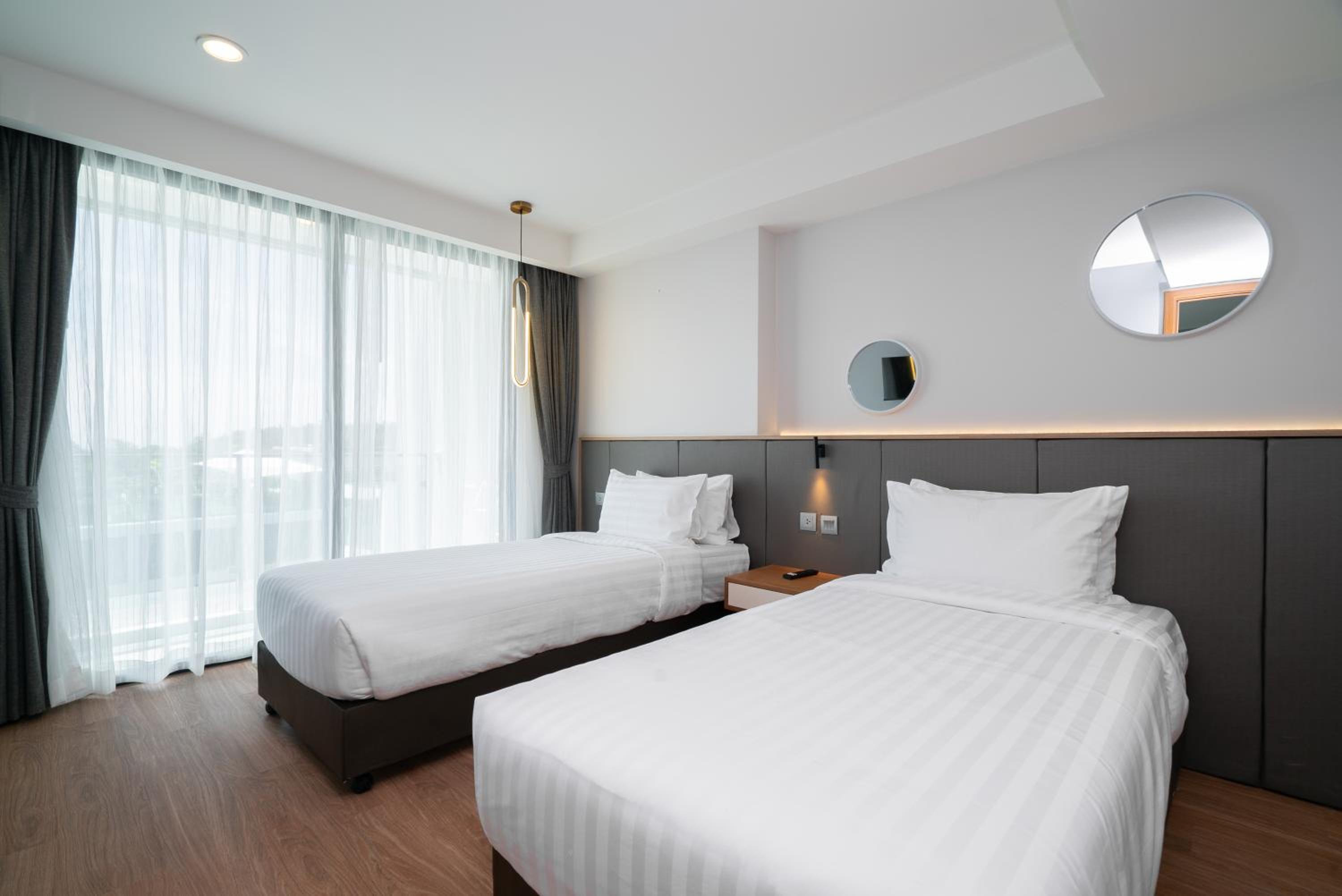 Two-Bedroom Deluxe Suite - Photo 7