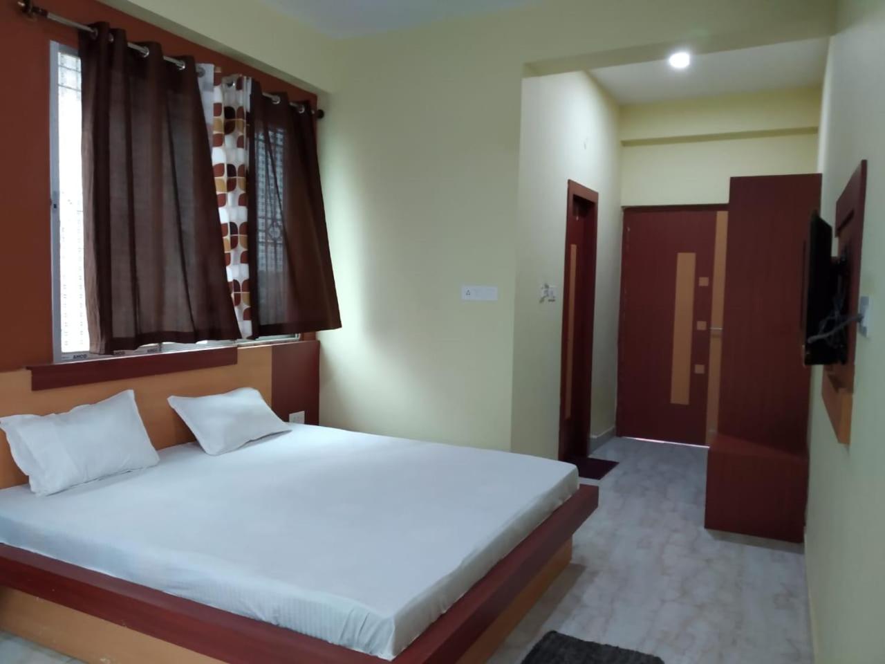 Standard Double Room with Fan photo 2