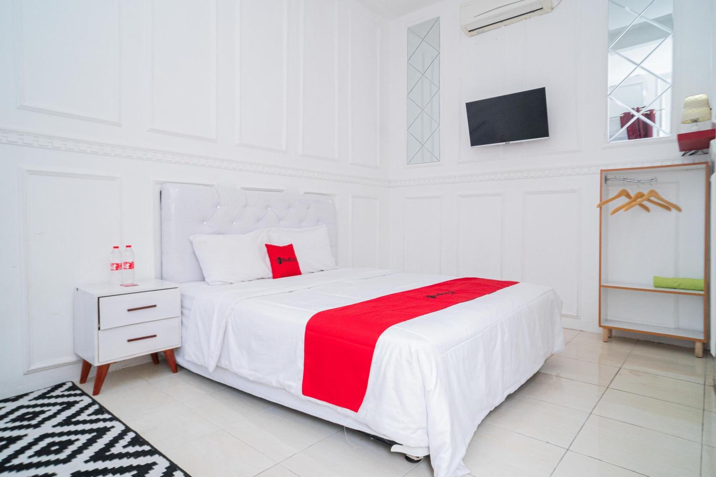 Standard King Room - Photo 1