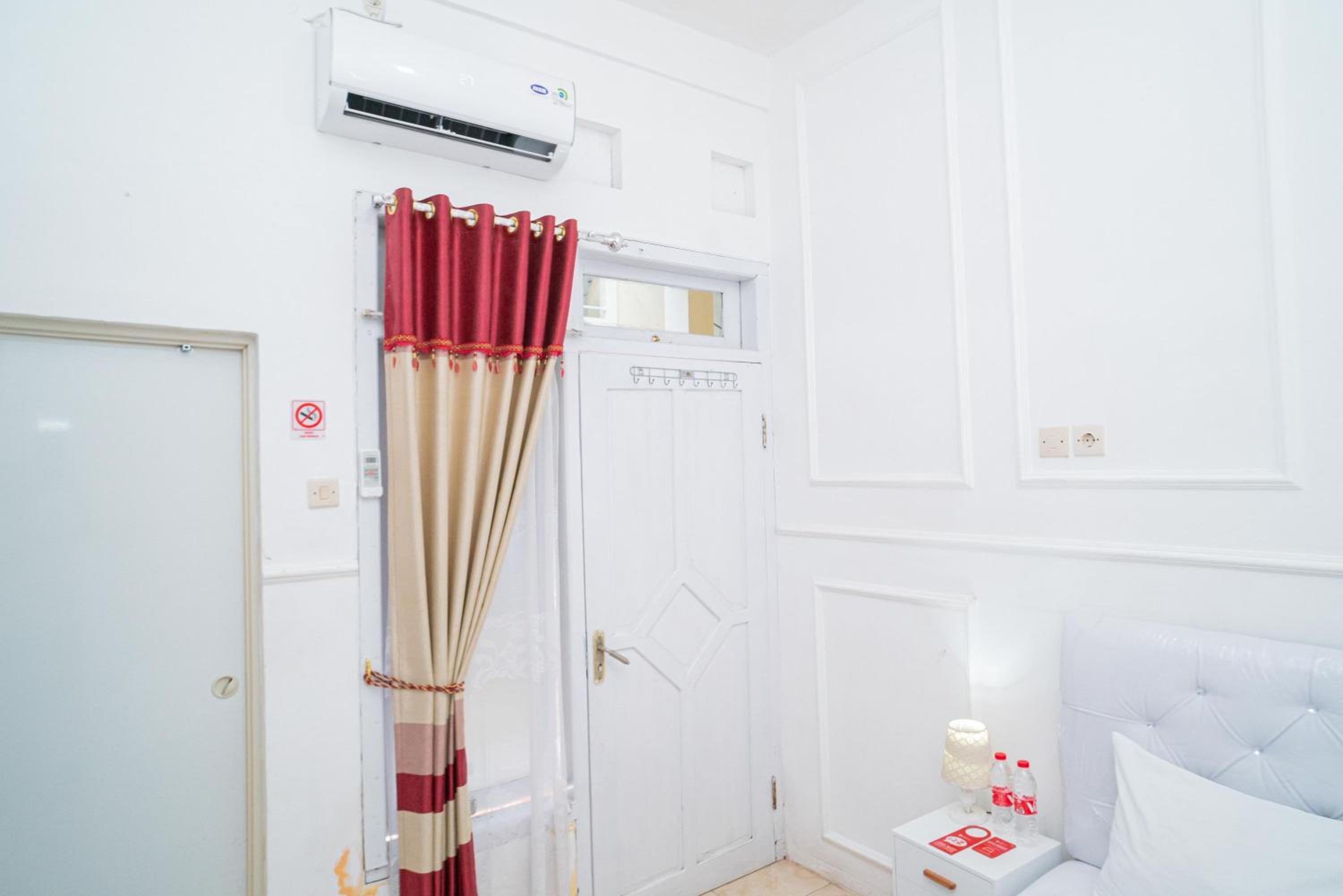 Standard Double Room - Photo 2