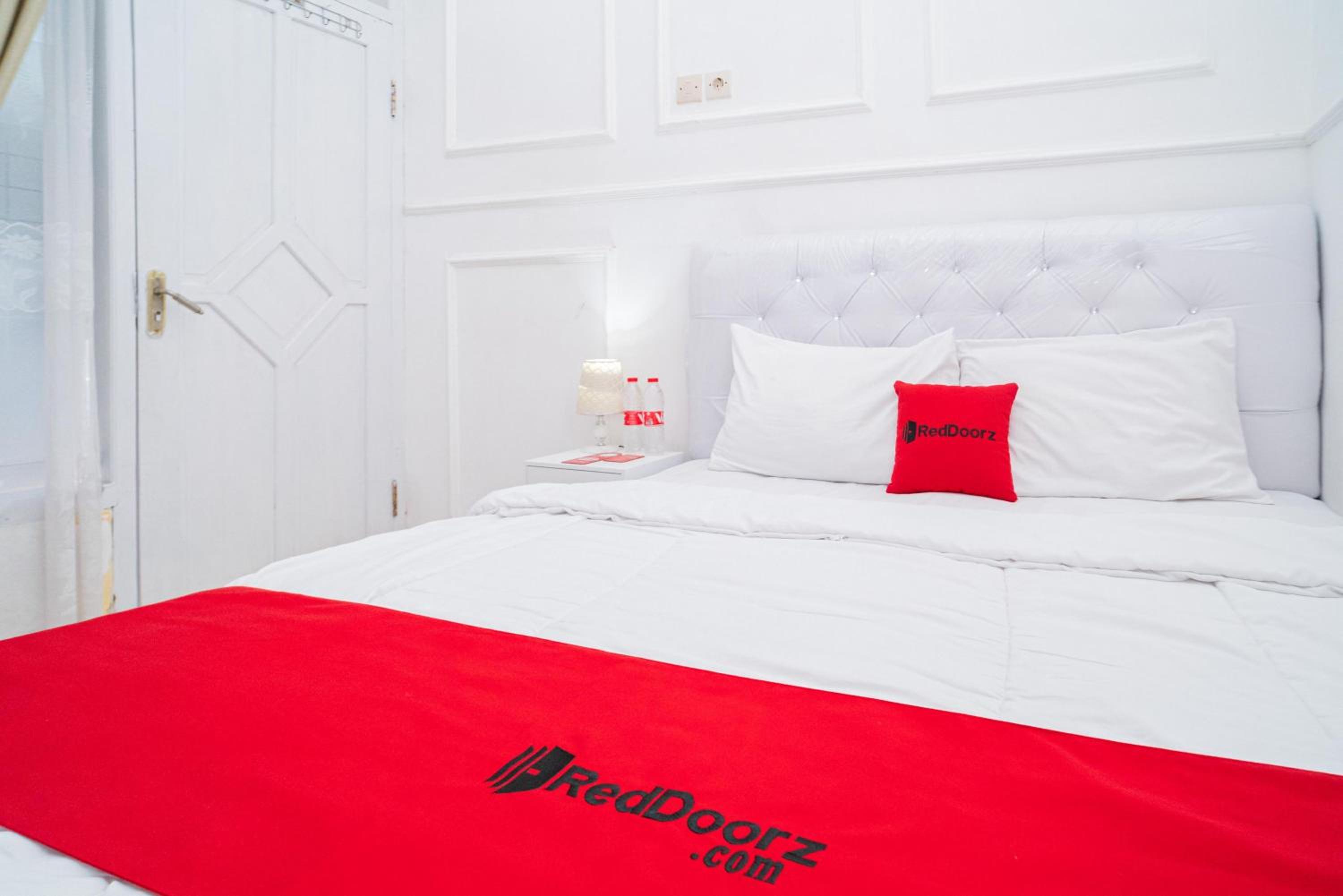 Standard King Room - Photo 2