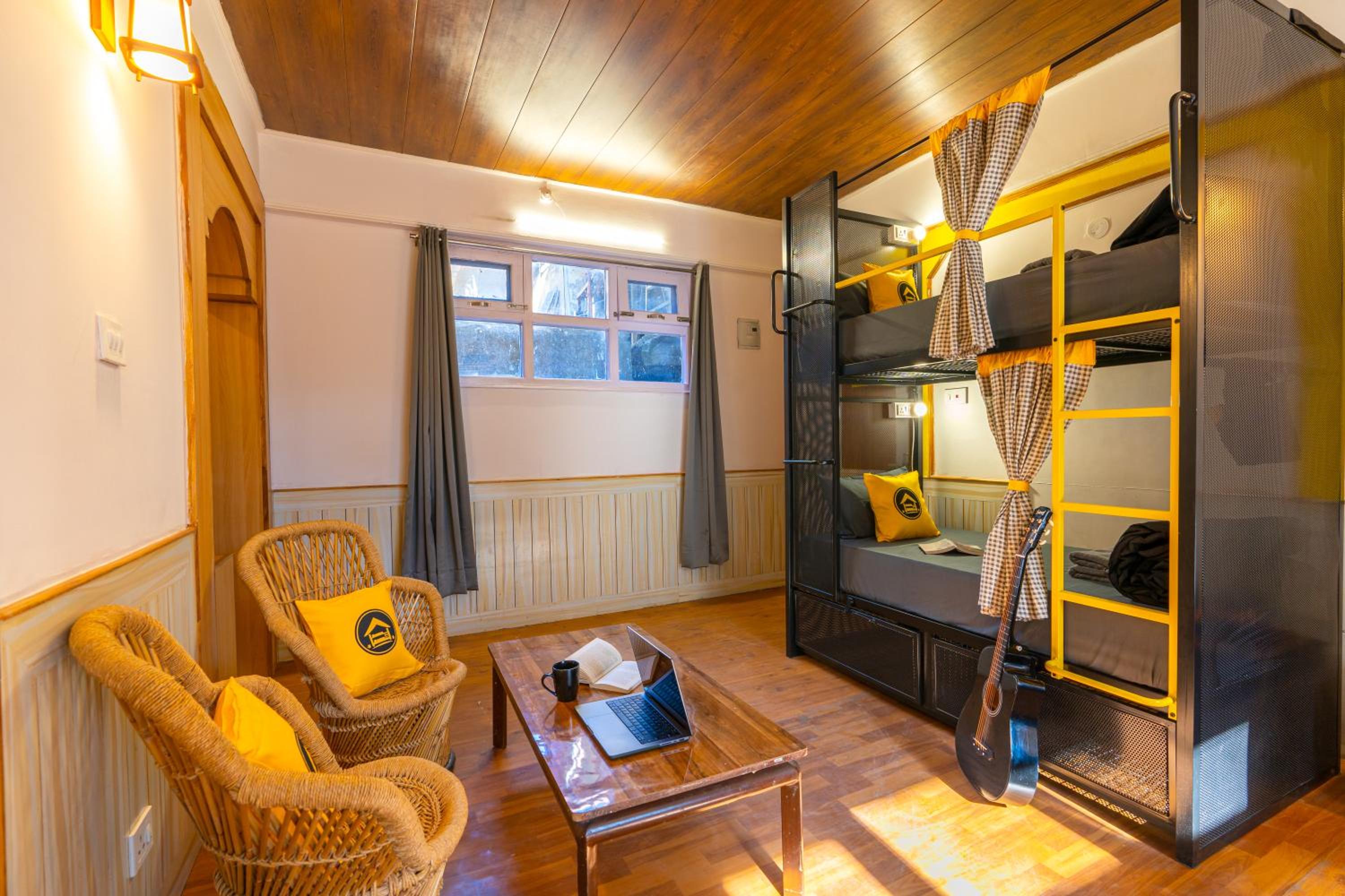 Standard Quadruple Room - Photo 1