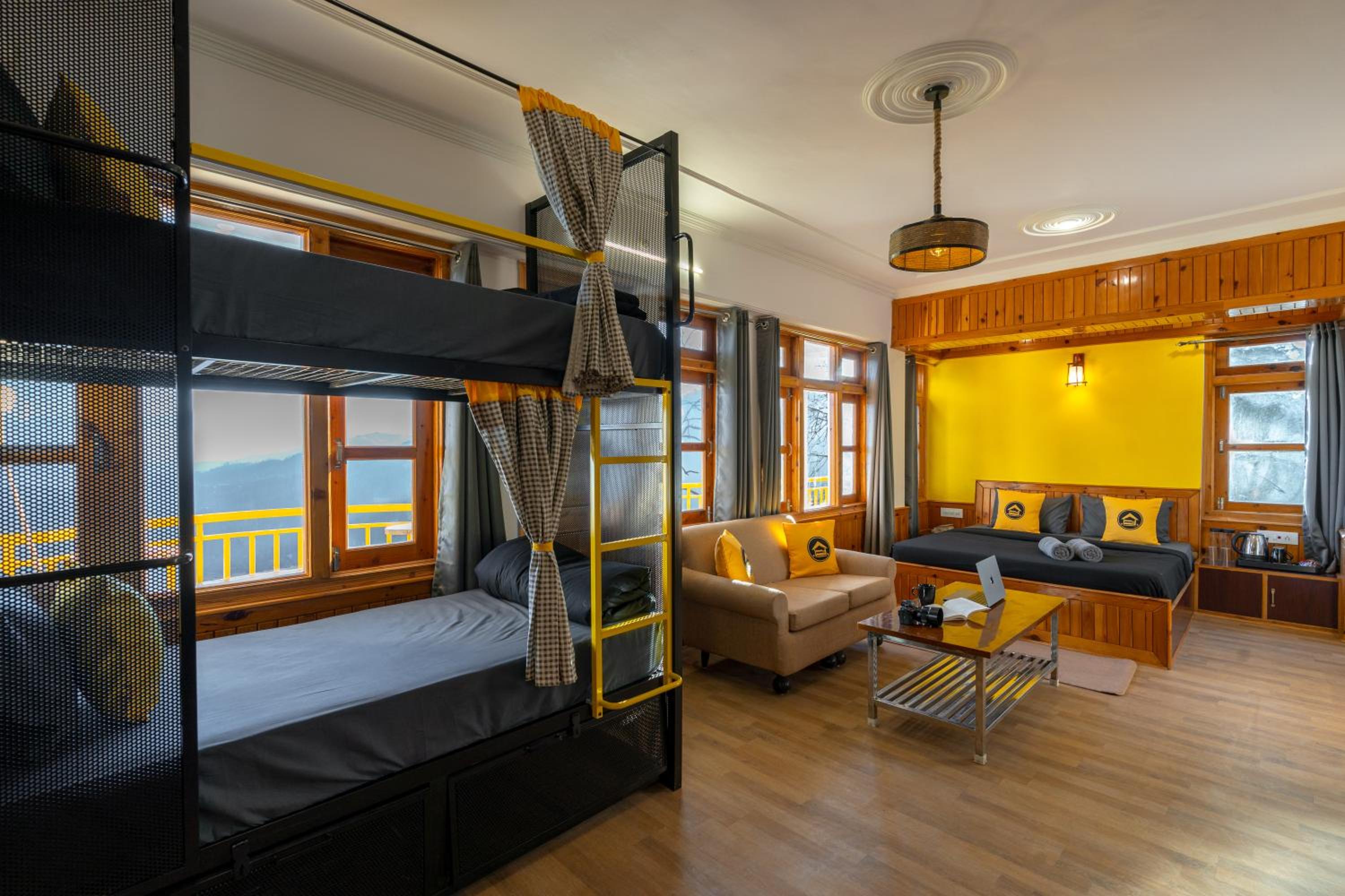  Deluxe Quadruple Room with Balcony and Mountain View - Photo 9