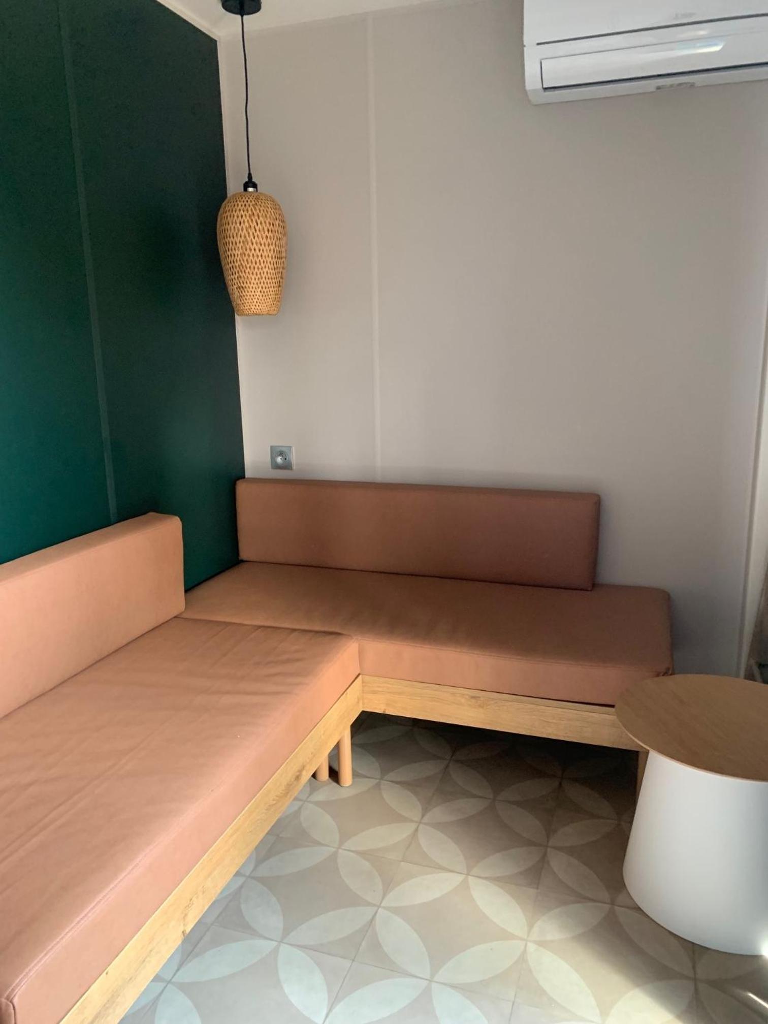 Mobile Home photo 3