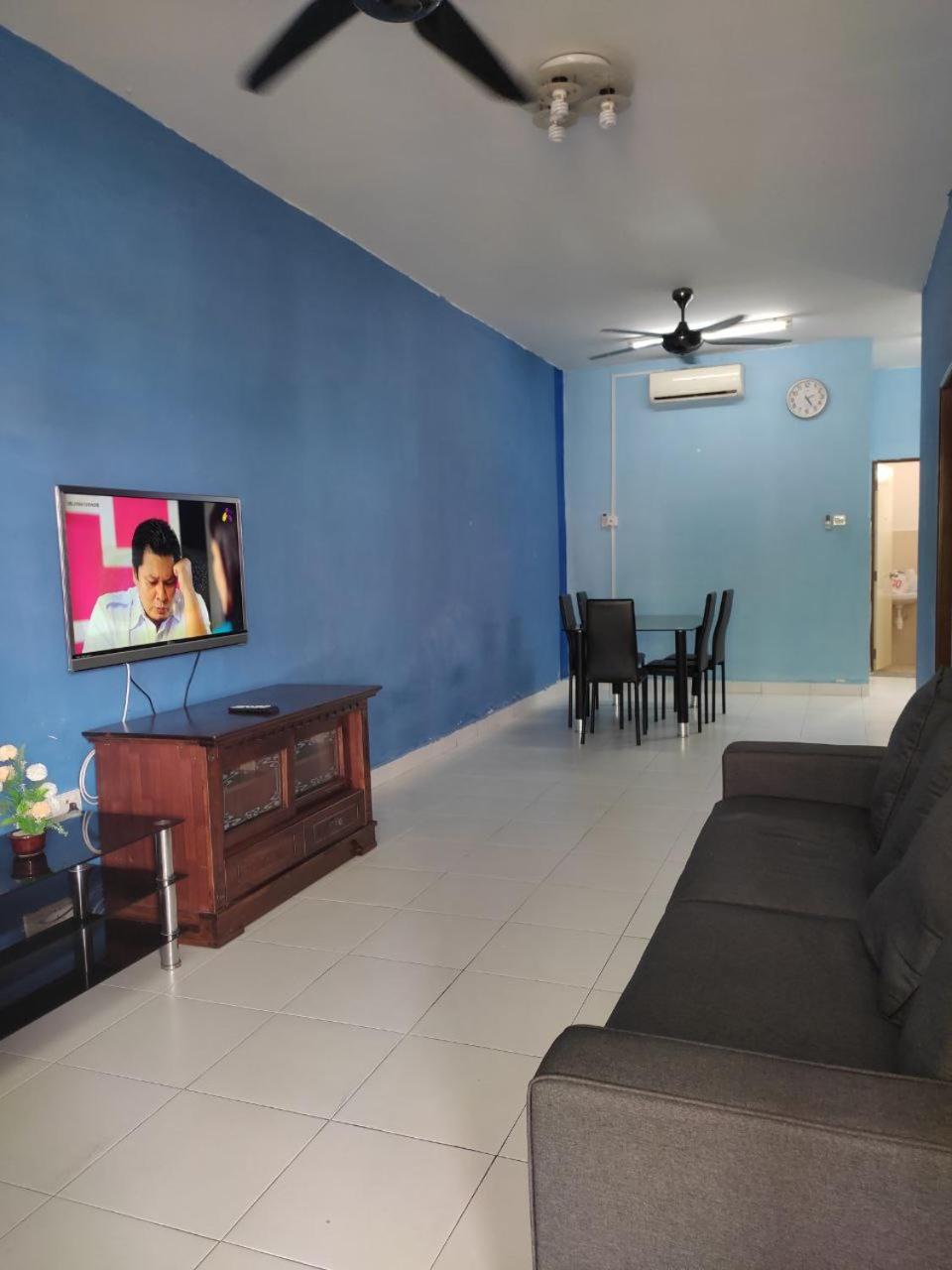 Three-Bedroom House photo 1