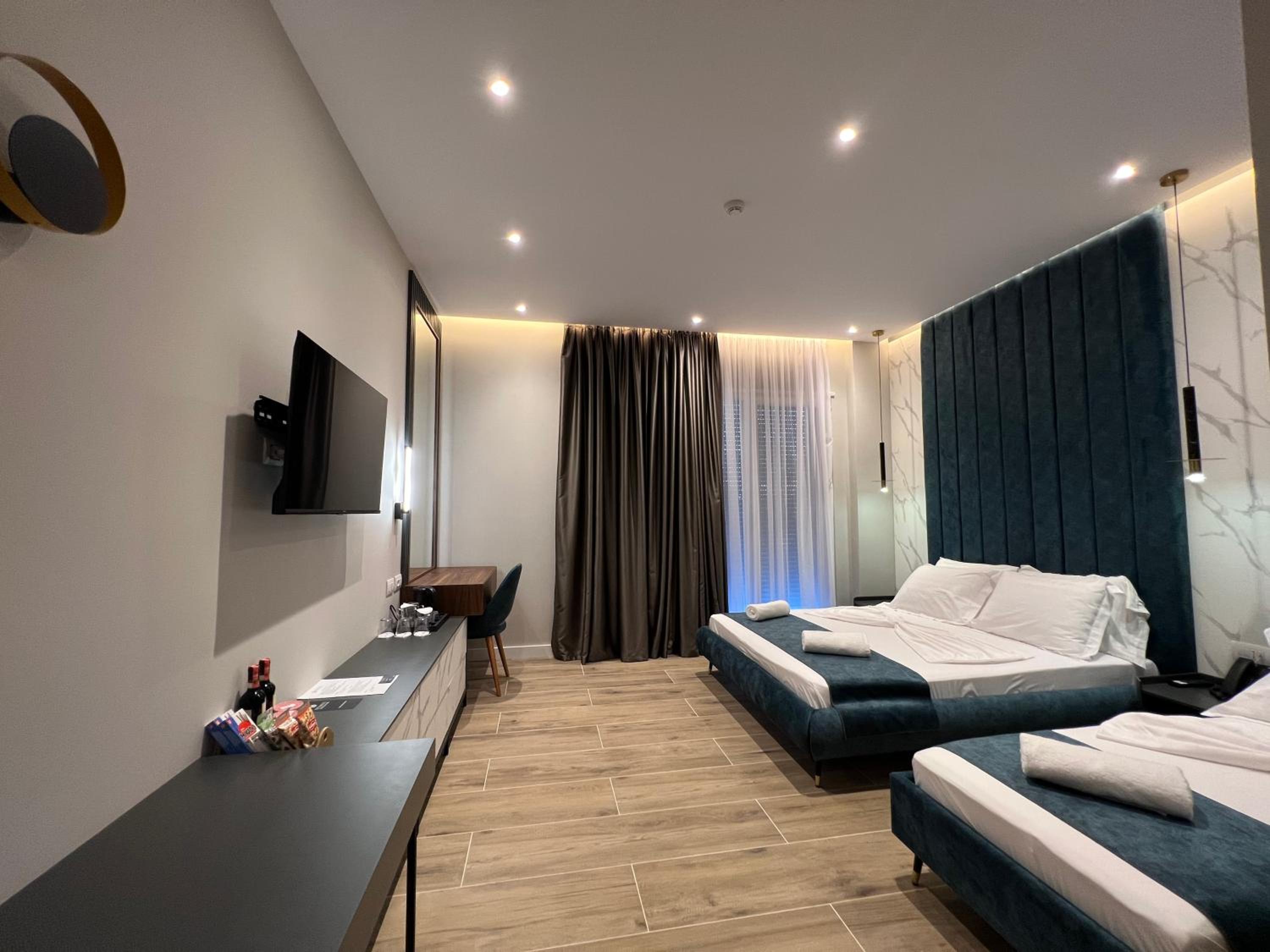 Luxury Triple Room
