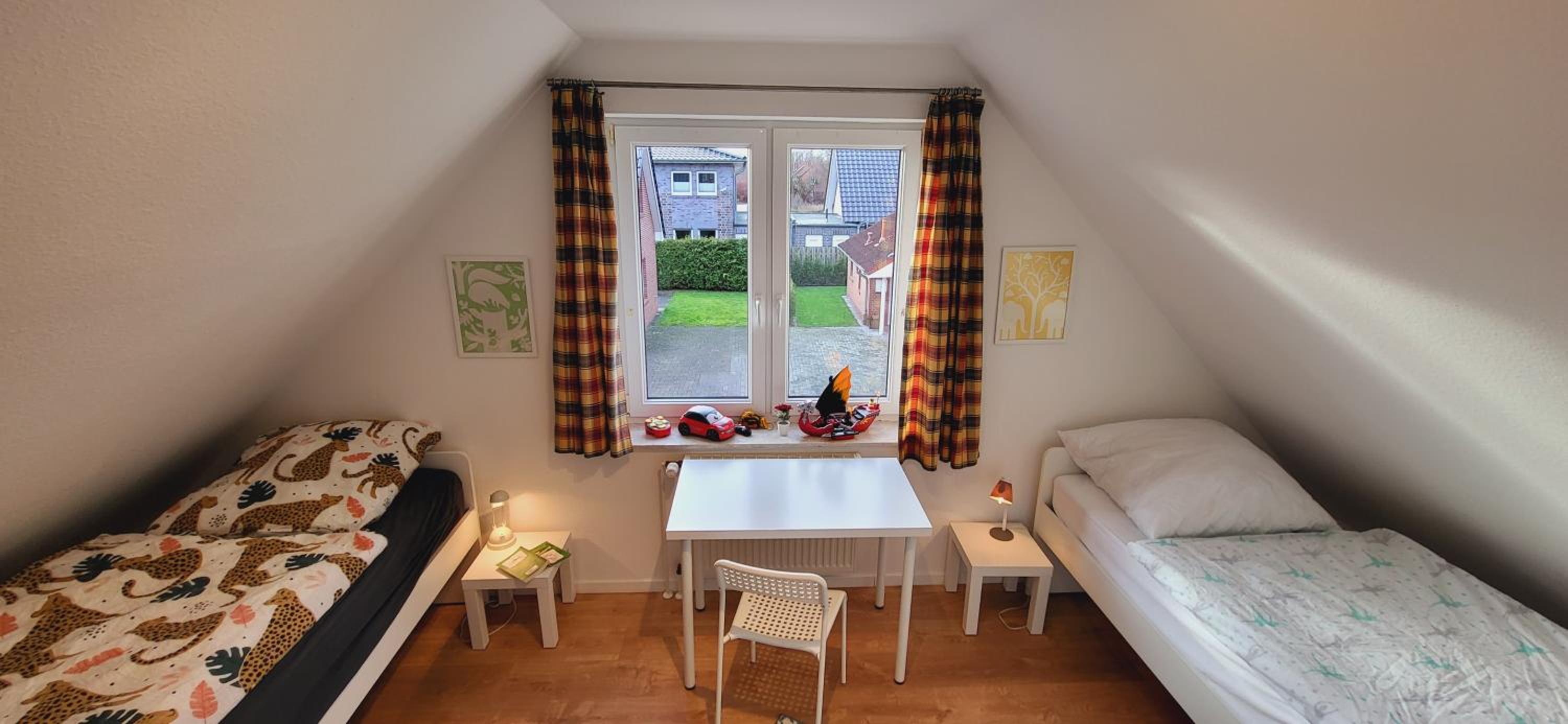 Three-Bedroom House photo 3