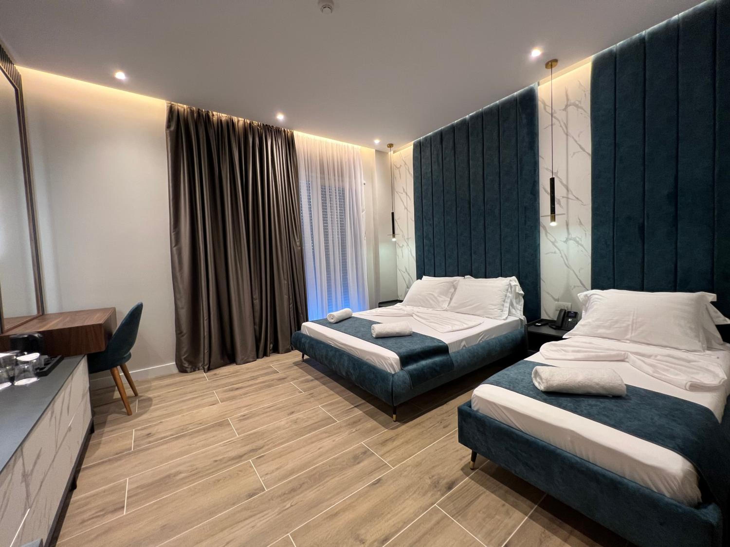 Luxury Triple Room
