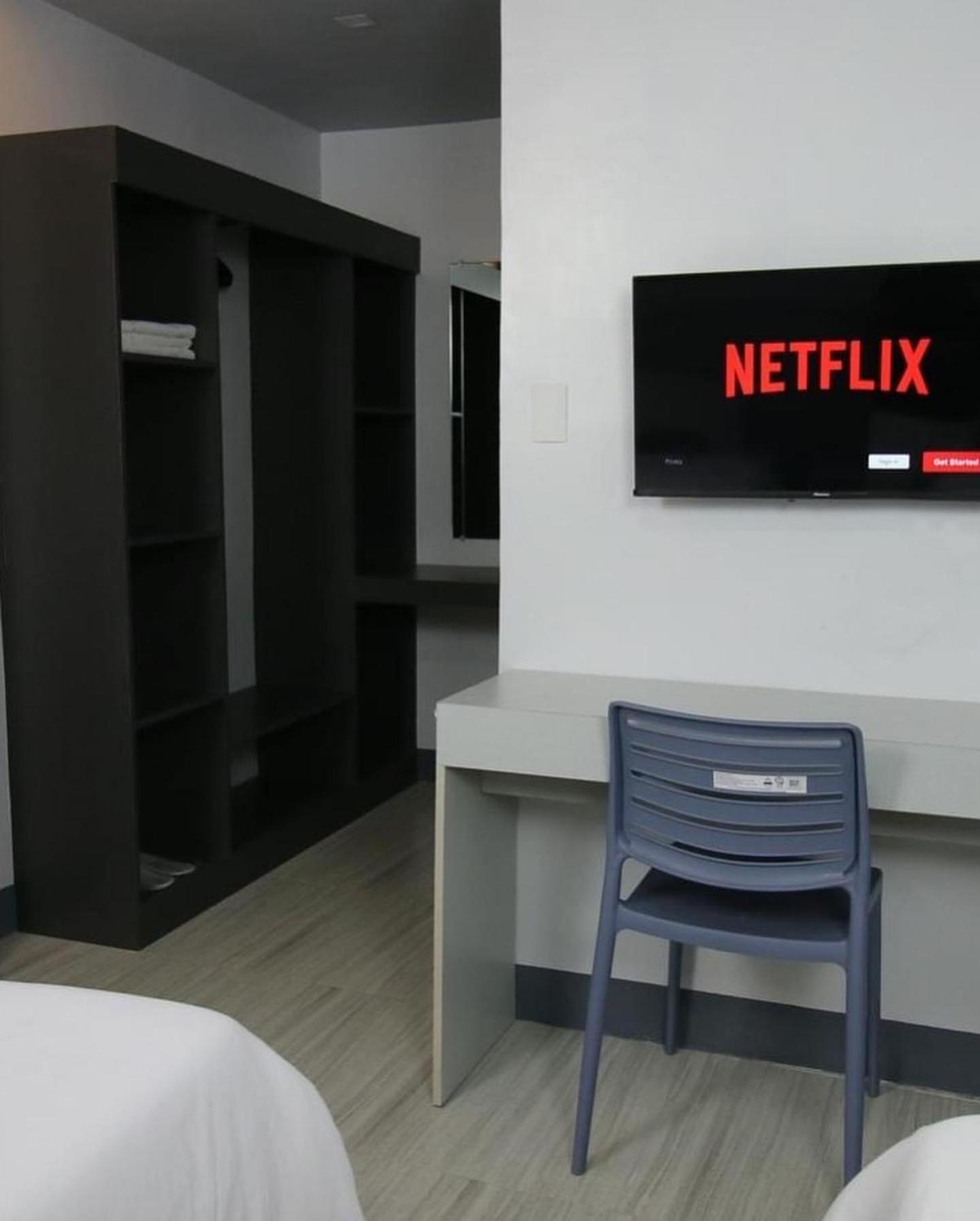 Family Room photo 2