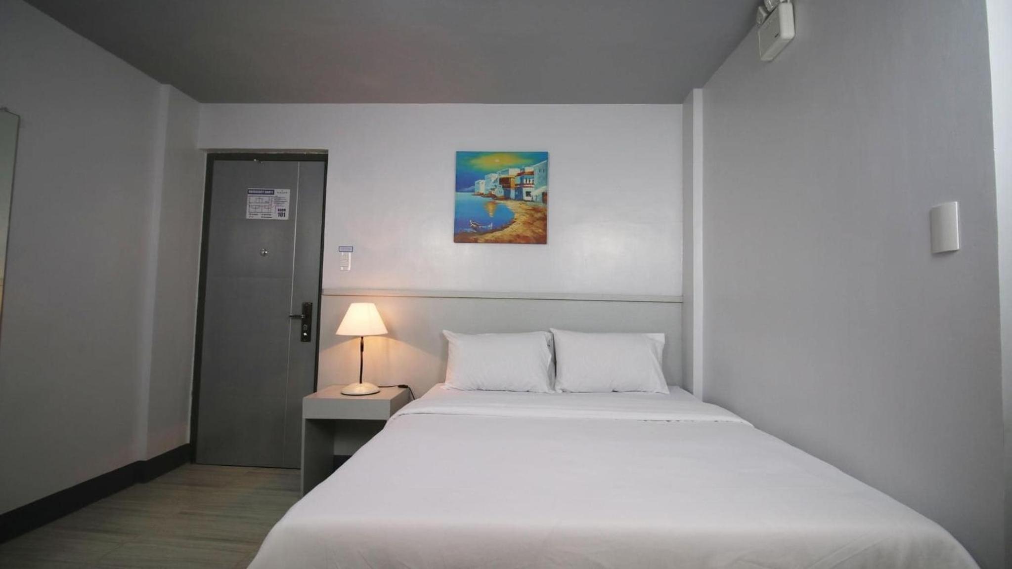 Queen Room photo 3