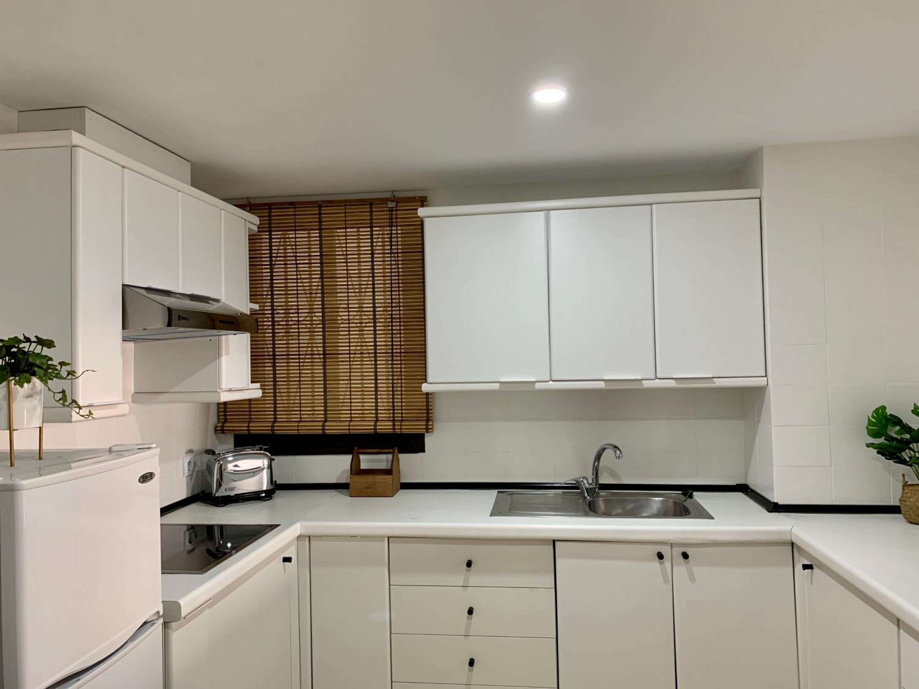 Studio Apartment - Photo 4
