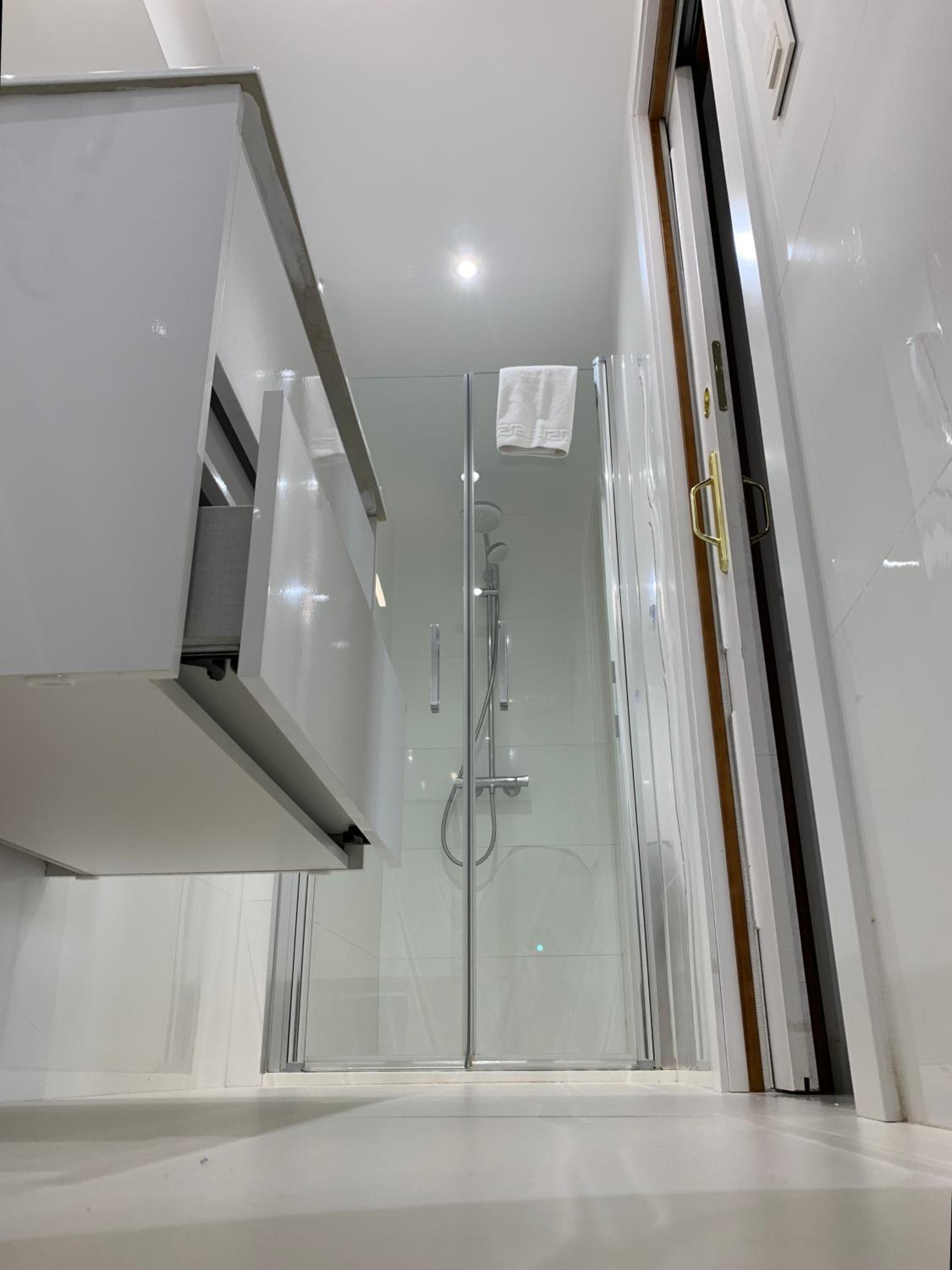 Studio Apartment - Photo 3