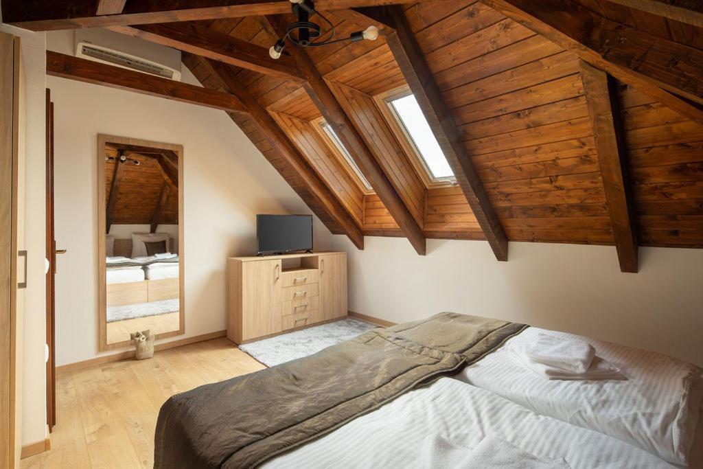 Double or Twin Room photo 3