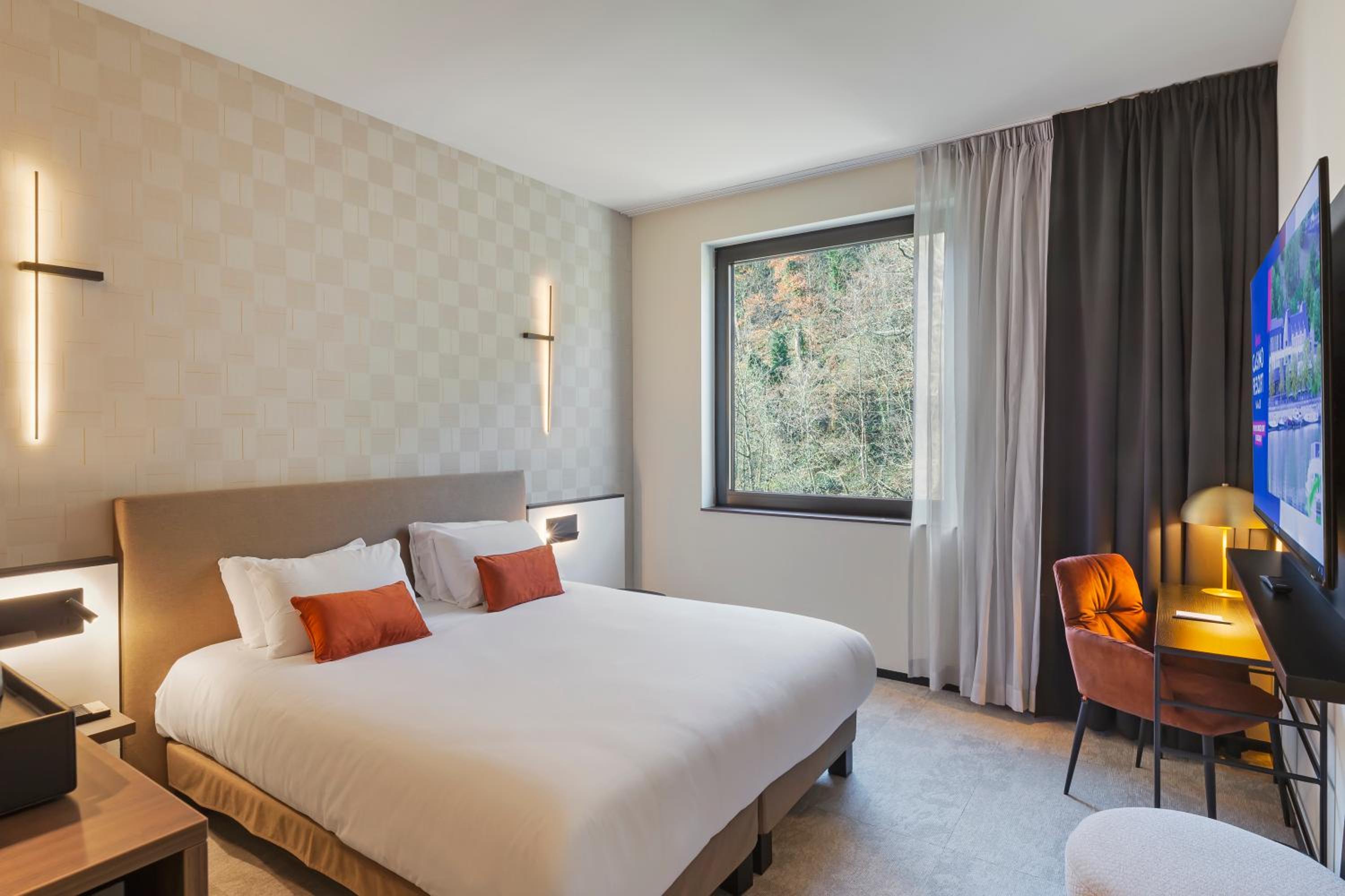Privilege King Room with Balneo Bathtub and Citadel View - Photo 1