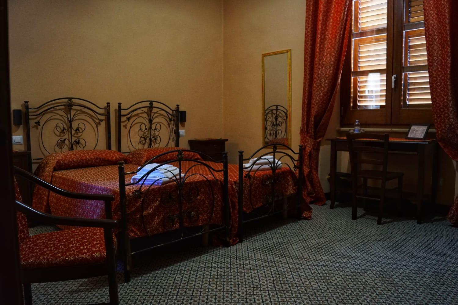 Twin Room - Photo 1