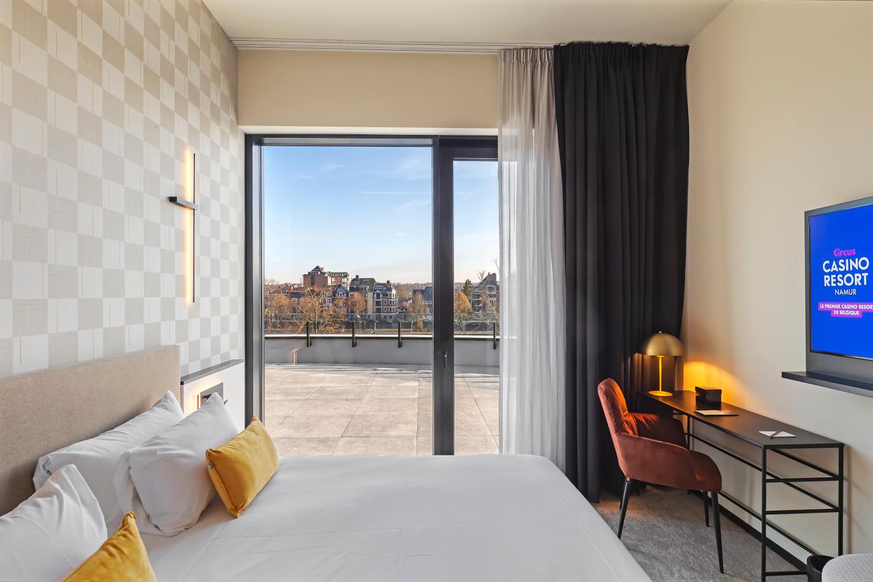 Privilege King Room with River View - Terrace Access - Photo 7