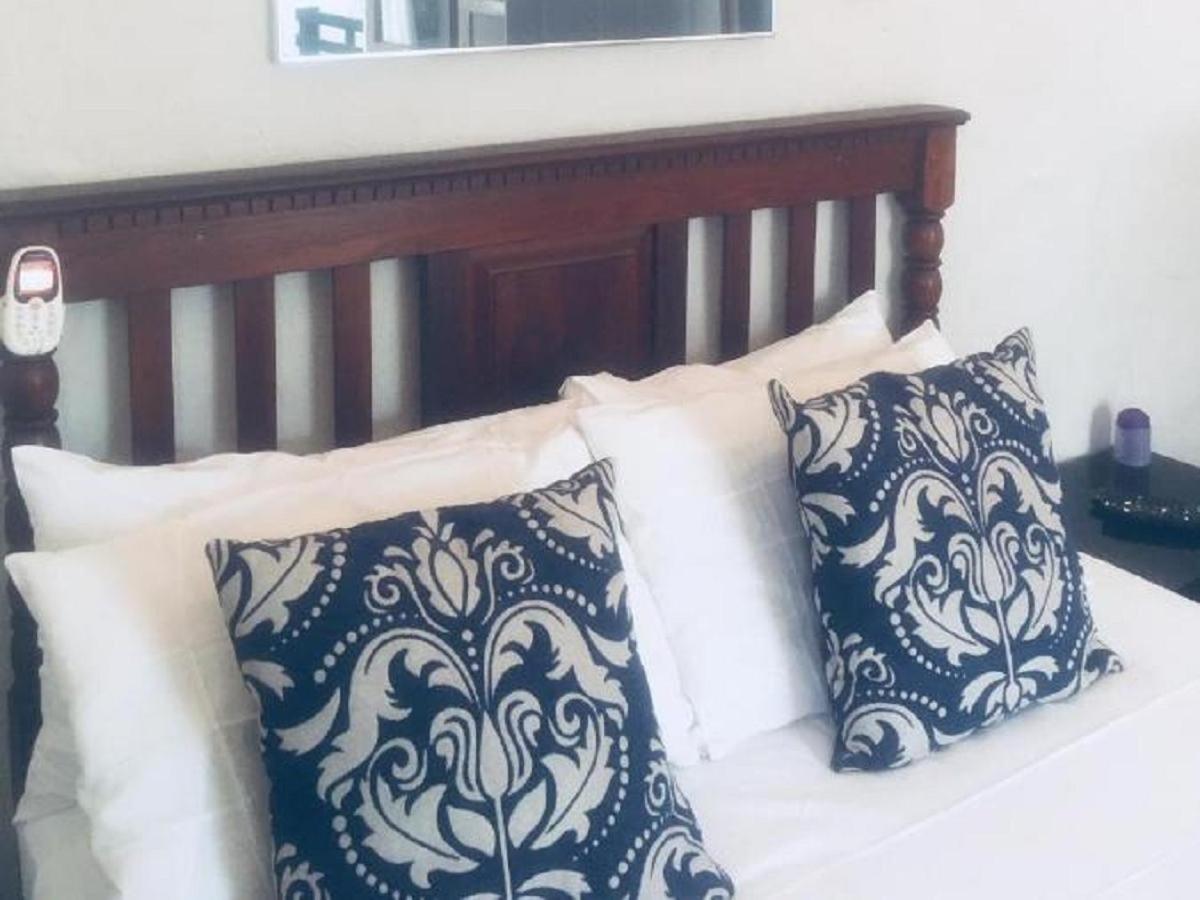 Deluxe Room - Photo 11