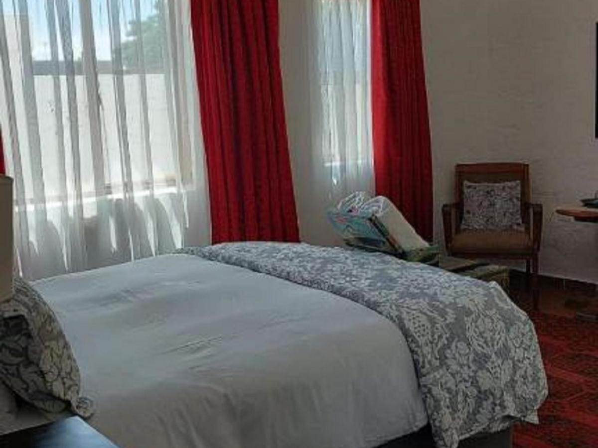 Double Room with Patio - Photo 2
