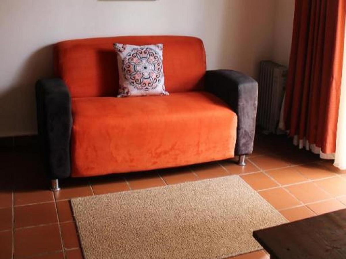 Budget Twin Room - Photo 3