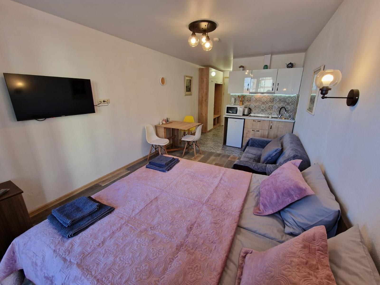 One-Bedroom Apartment photo 1