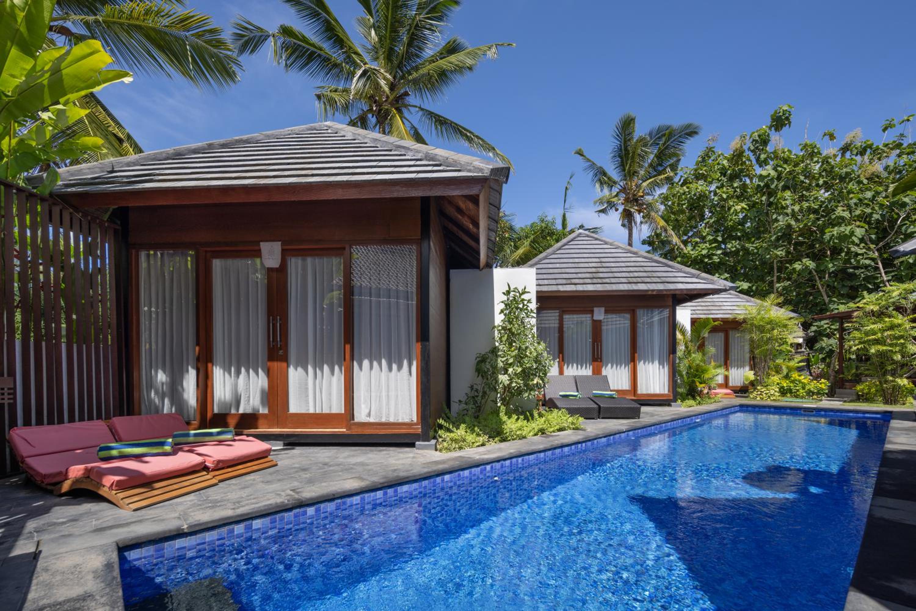 Double Room with Pool View - Photo 2
