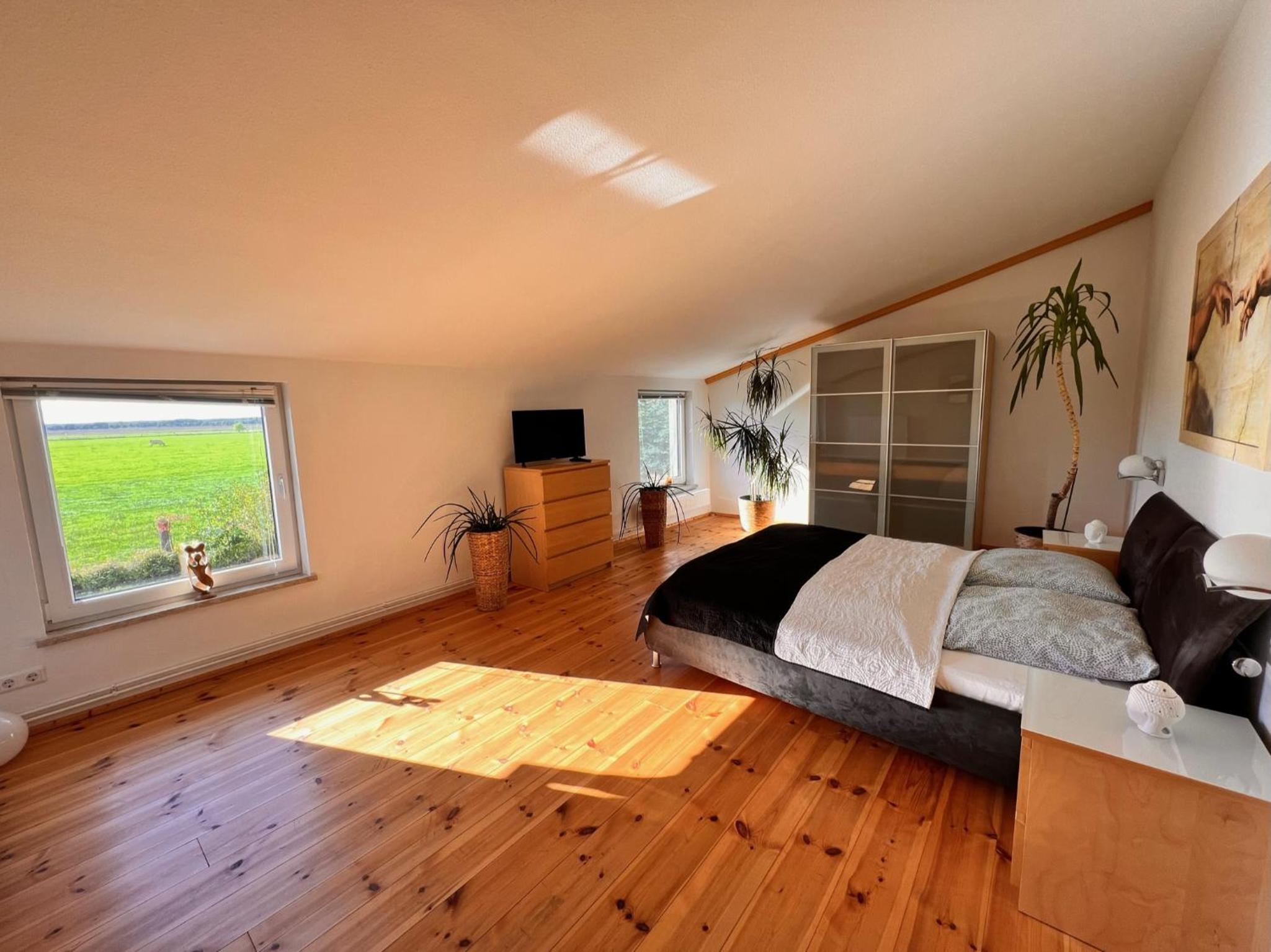 Three-Bedroom Apartment photo 2