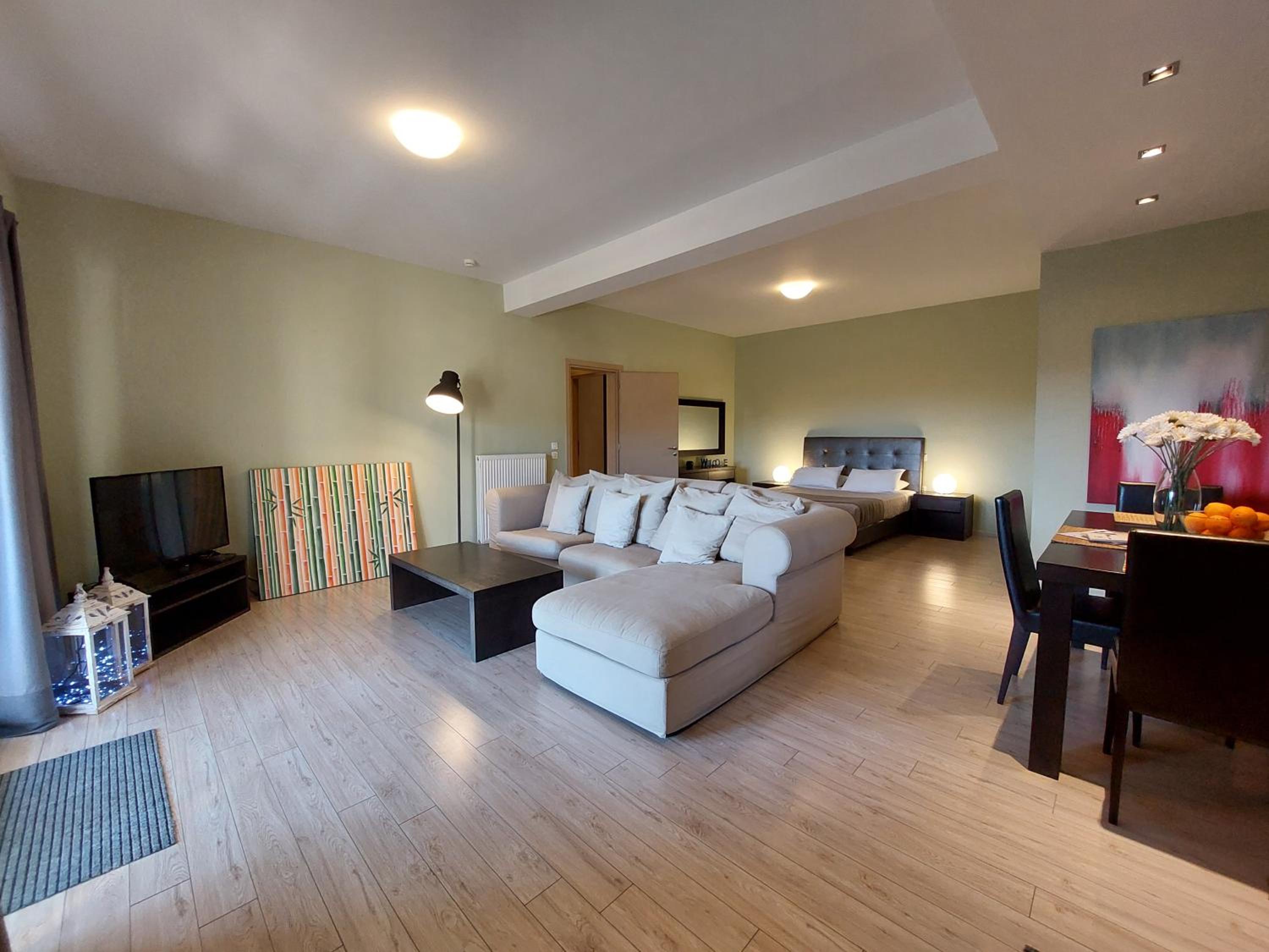 Deluxe Two-Bedroom Apartment