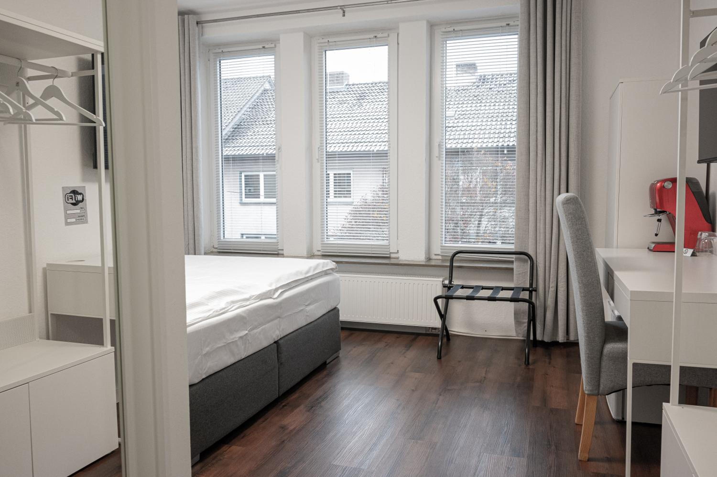 Double Room - Photo 10