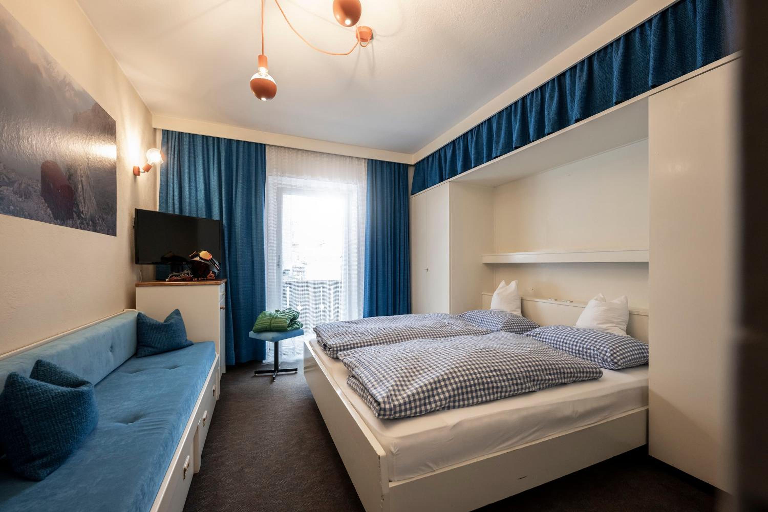 Standard Double Room - Photo 7