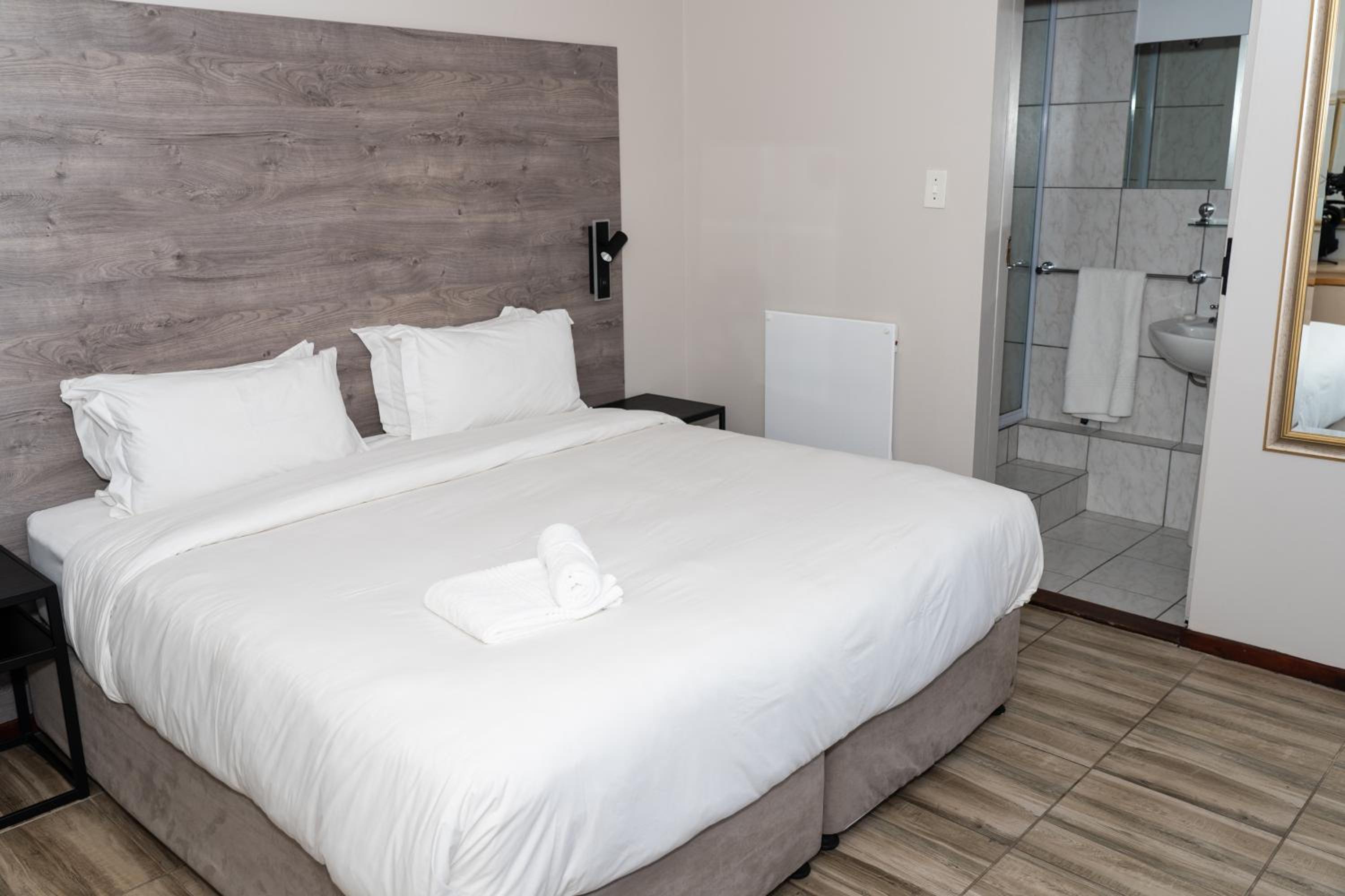 Superior Double Room - Photo 9