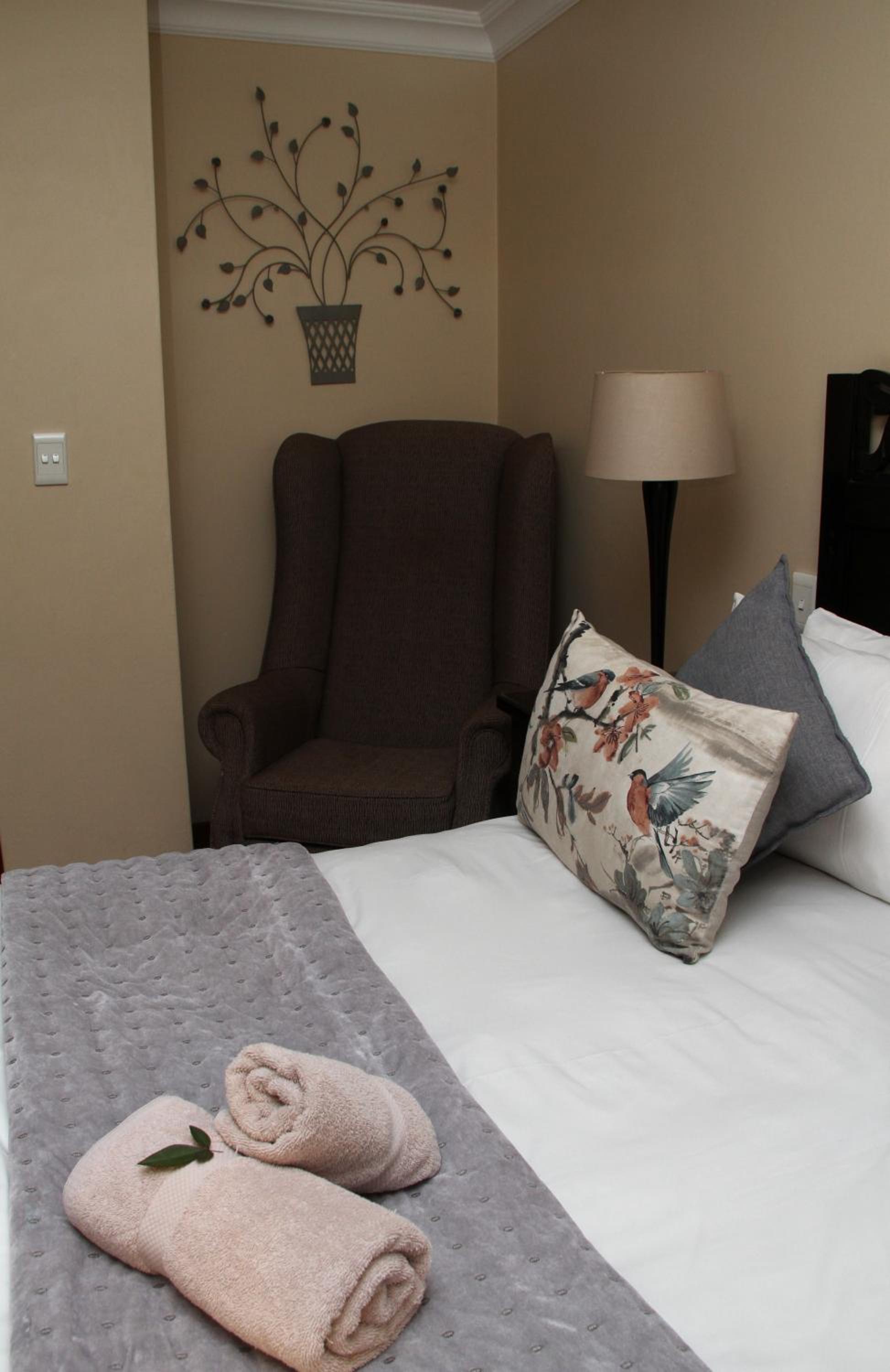 Standard Double or Twin Room photo 3