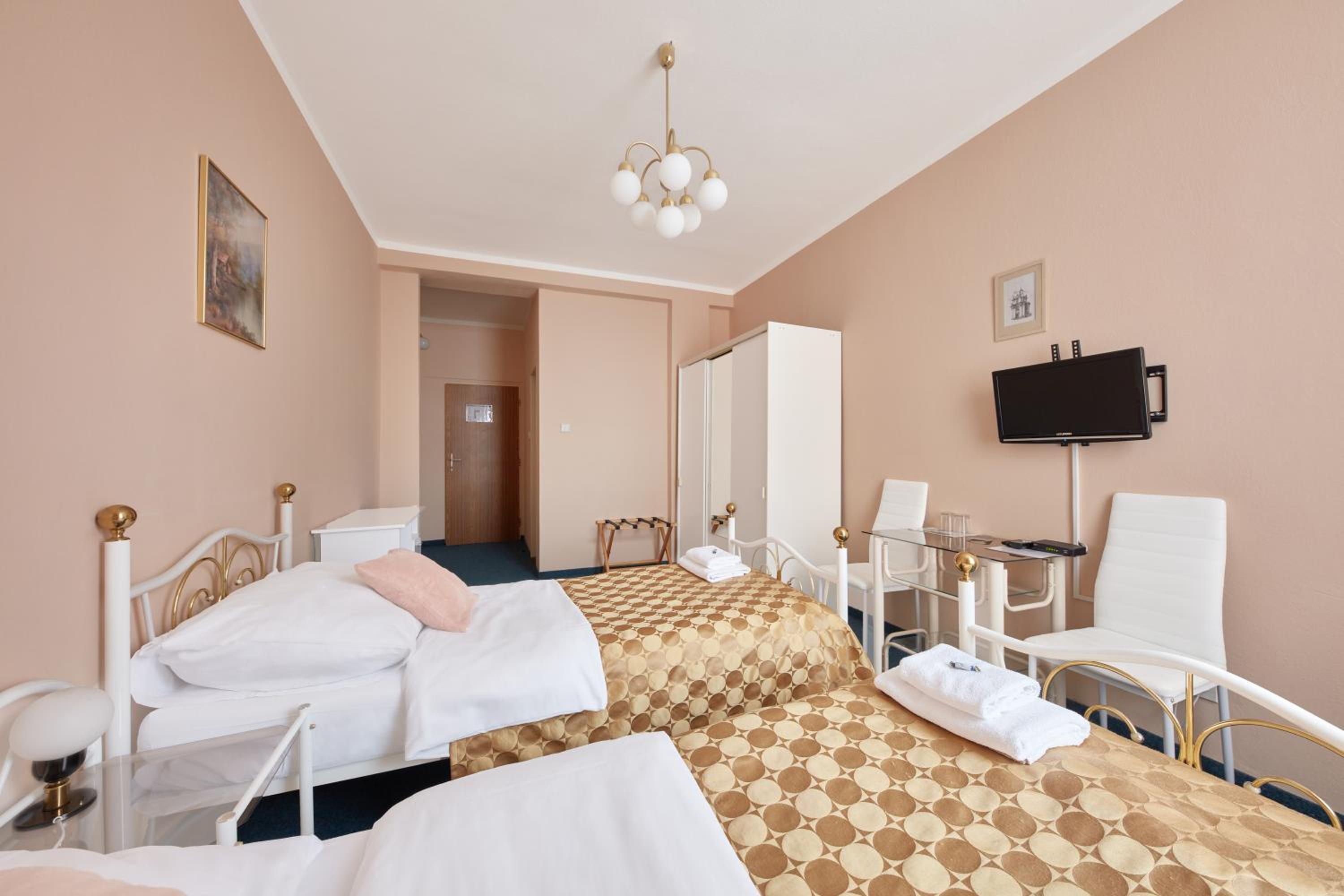 Standard Twin Room photo 1