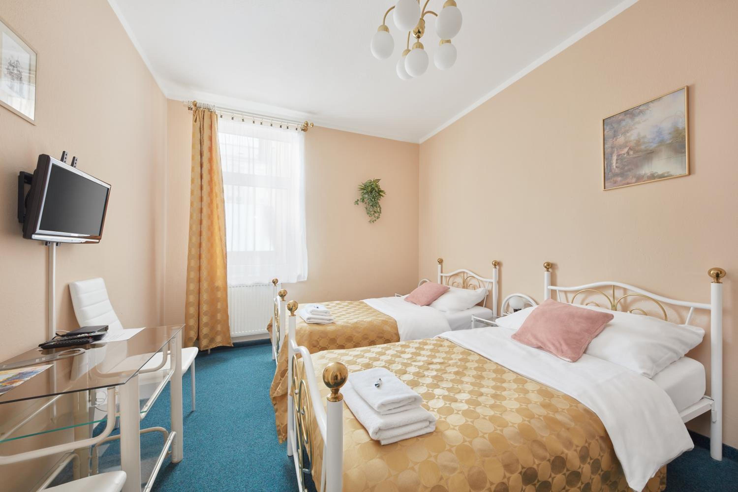 Business Twin Room photo 3