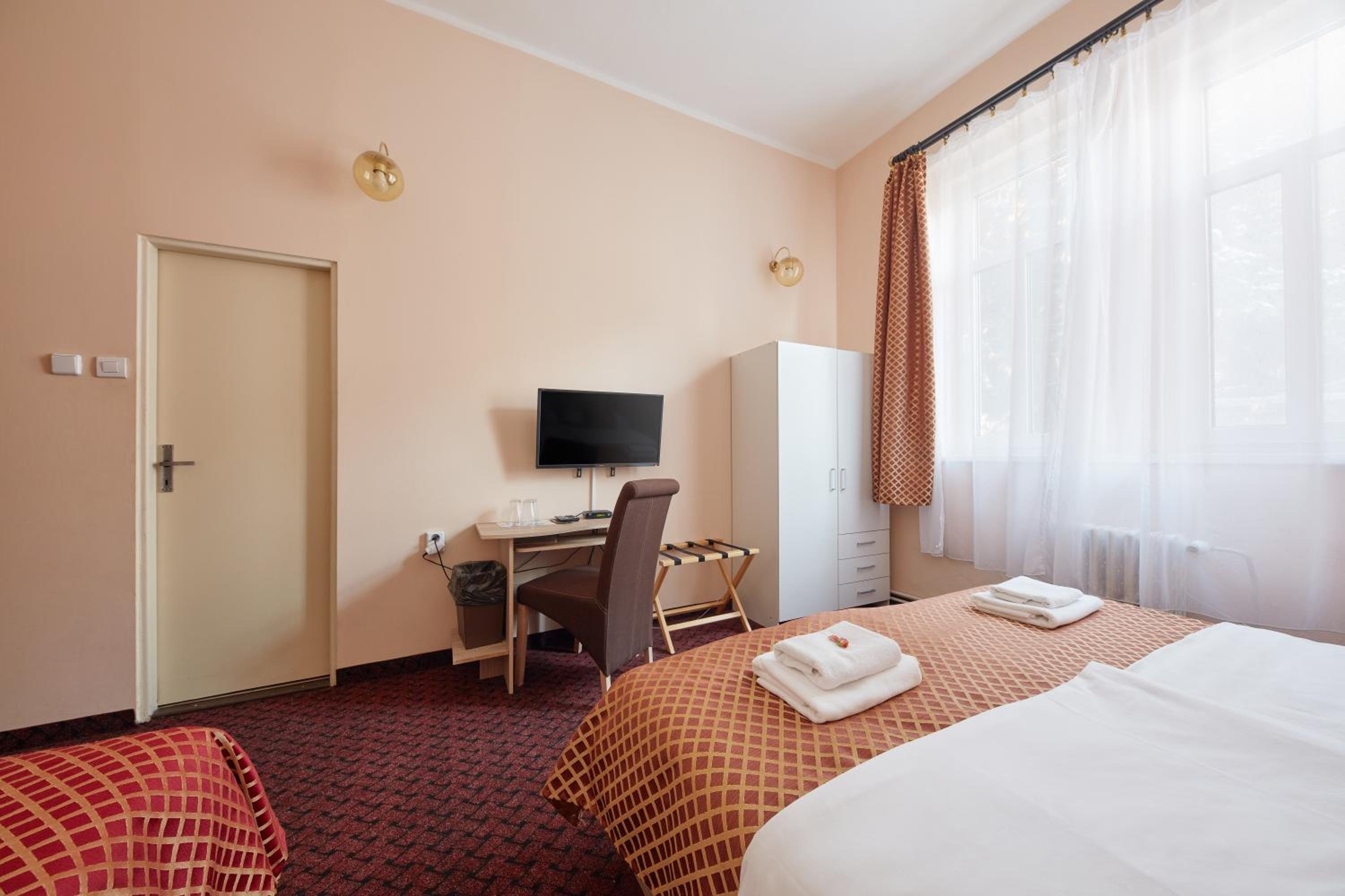 Standard Double Room photo 2