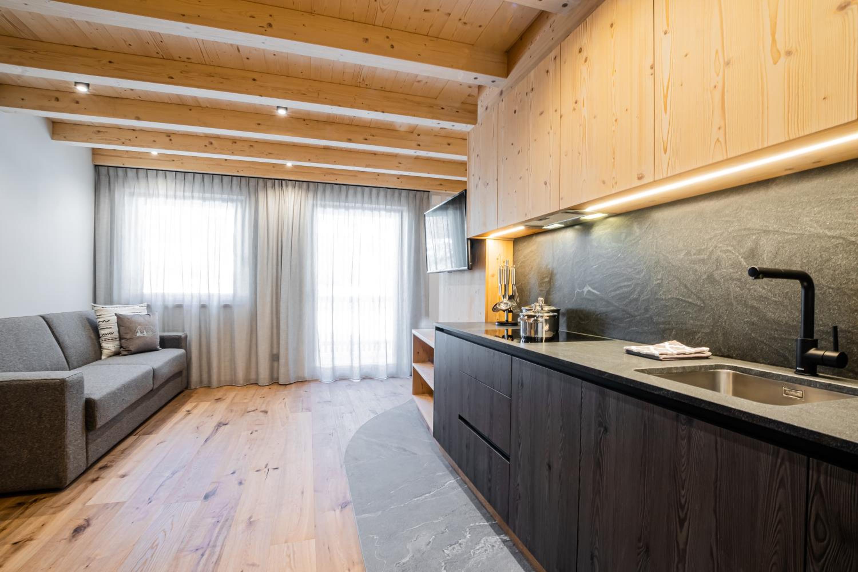 Penthouse Apartment photo 2