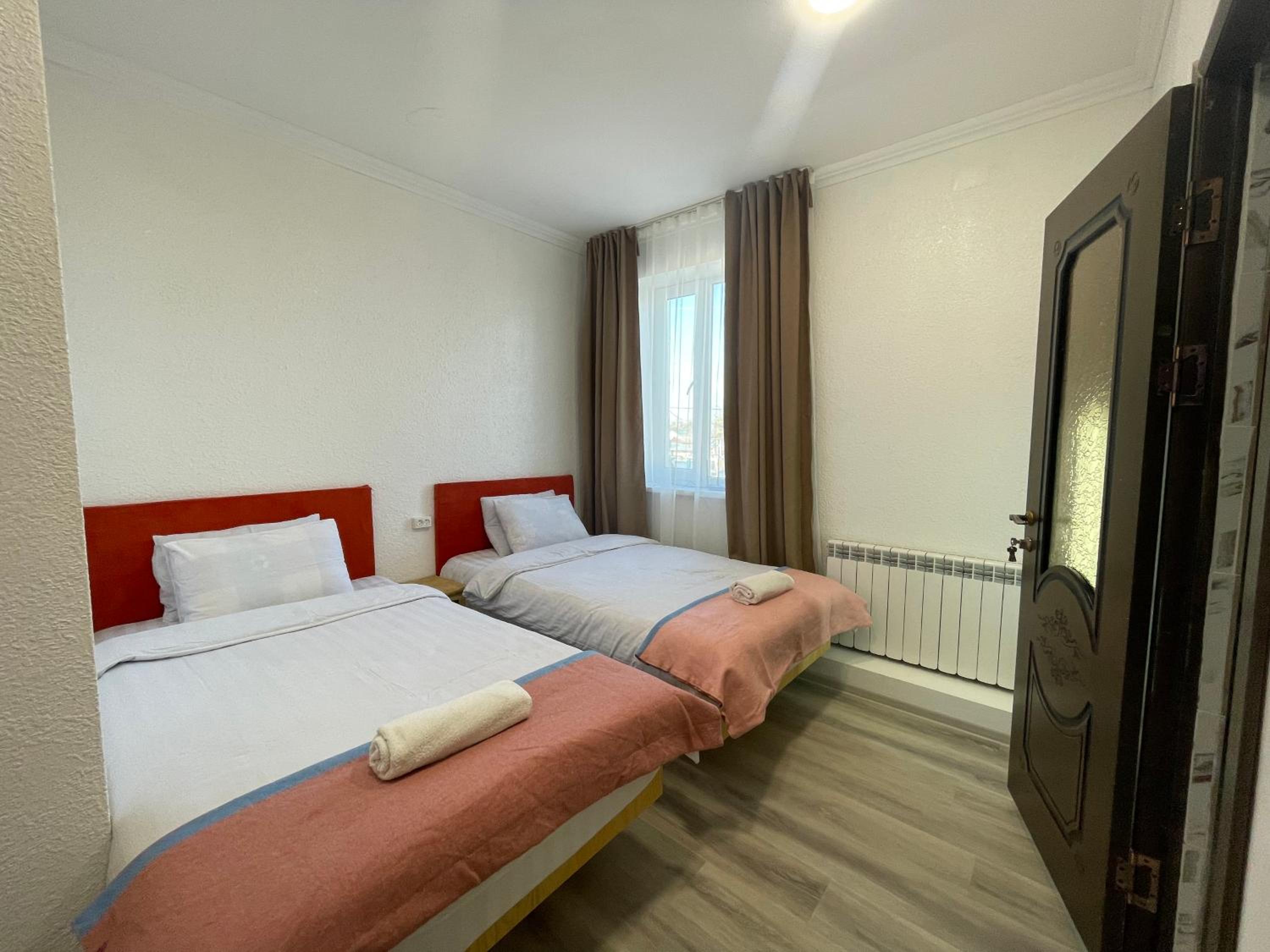 Double Or Twin Room With Private Bathroom photo 3