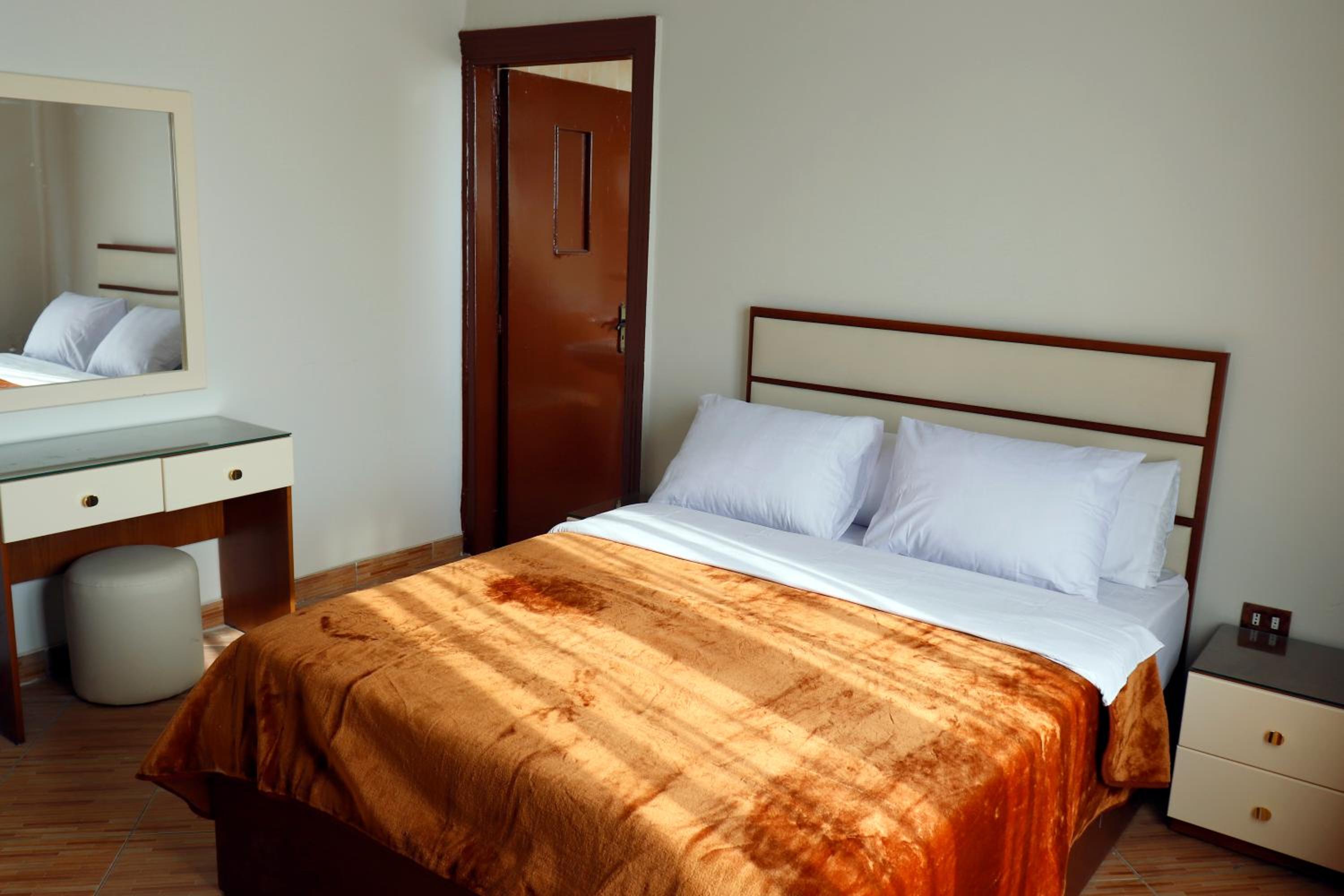Deluxe King Room with Bathroom