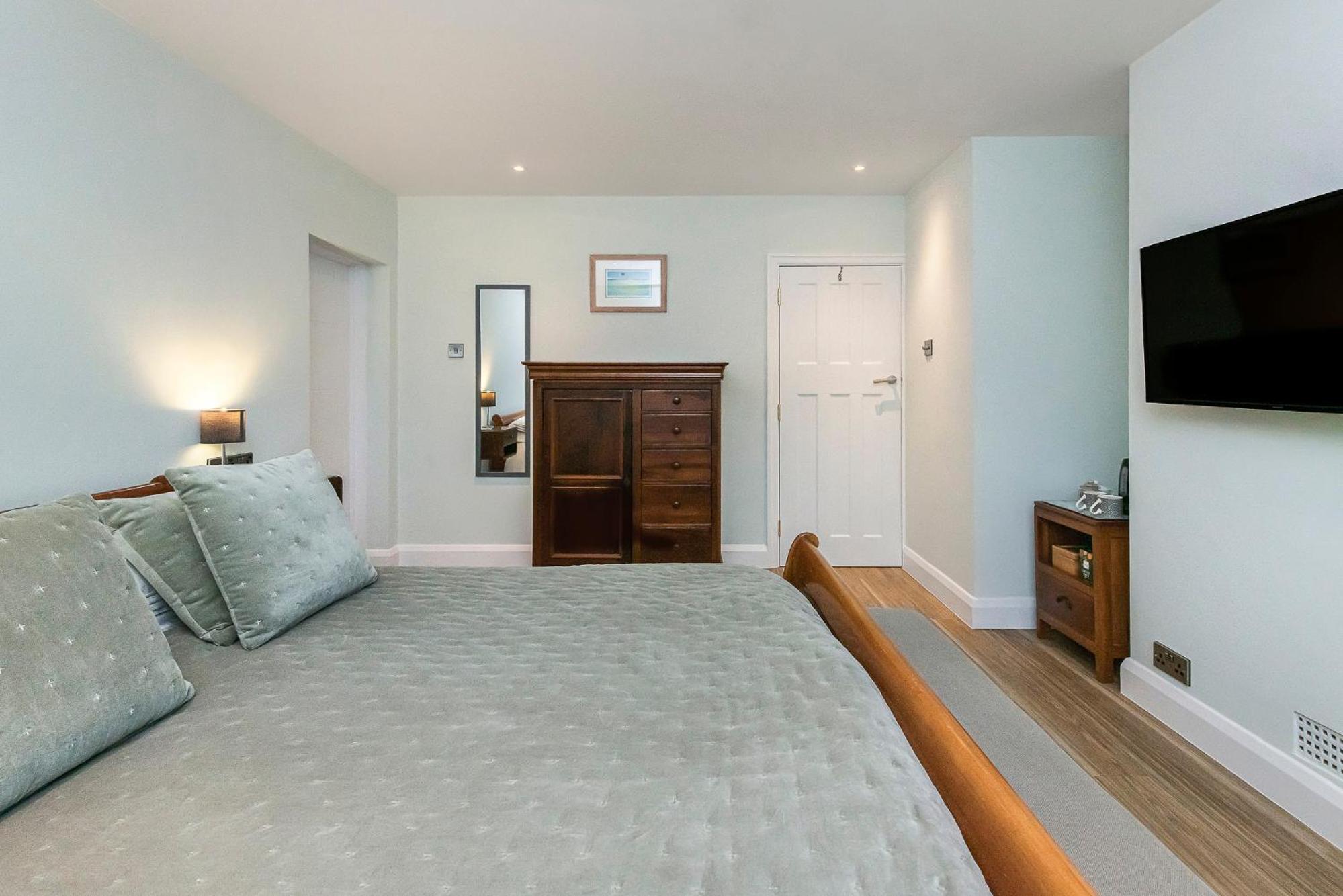 King Room with Garden View - Photo 4