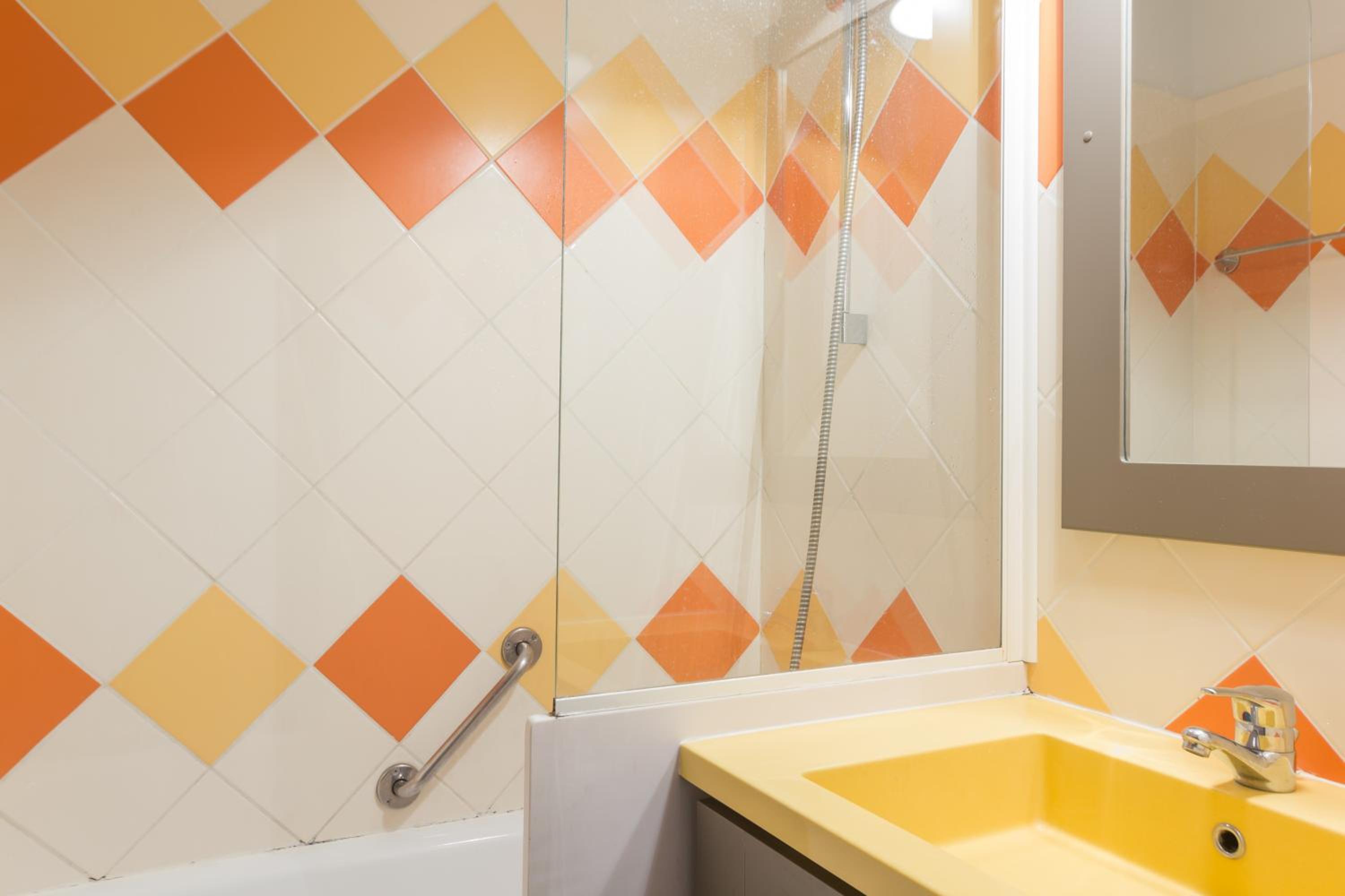 Superior Studio with Sleepling Alcove, Air Conditioning and Balcony (4 People) - Court Side photo 2