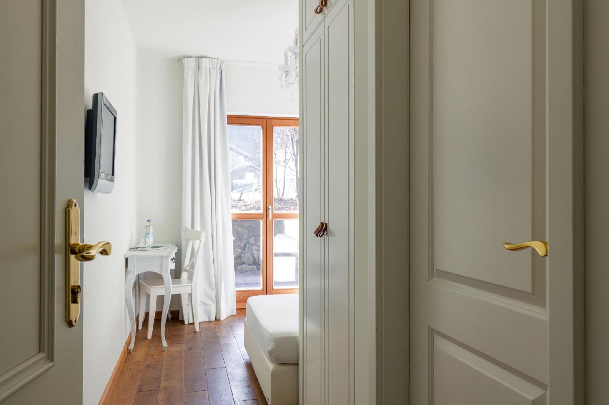 Single Room photo 2