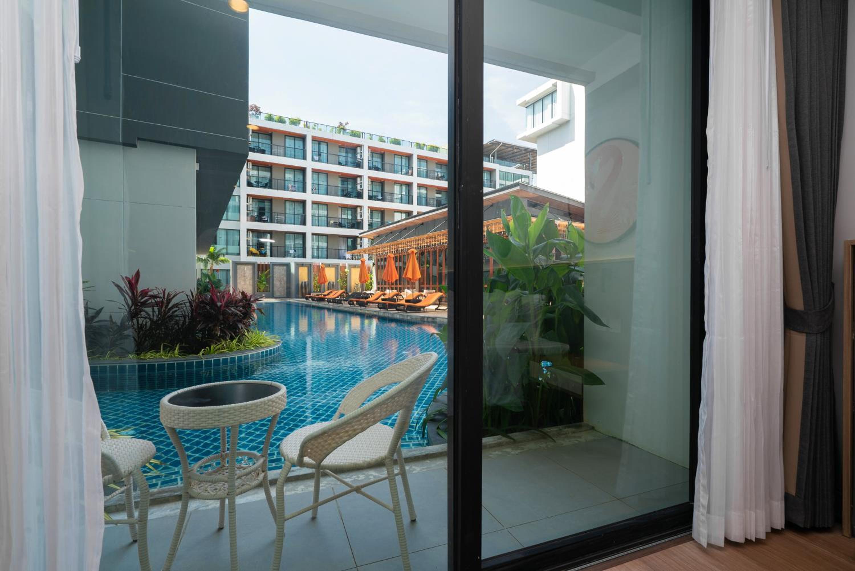 Superior Pool Access - Photo 4