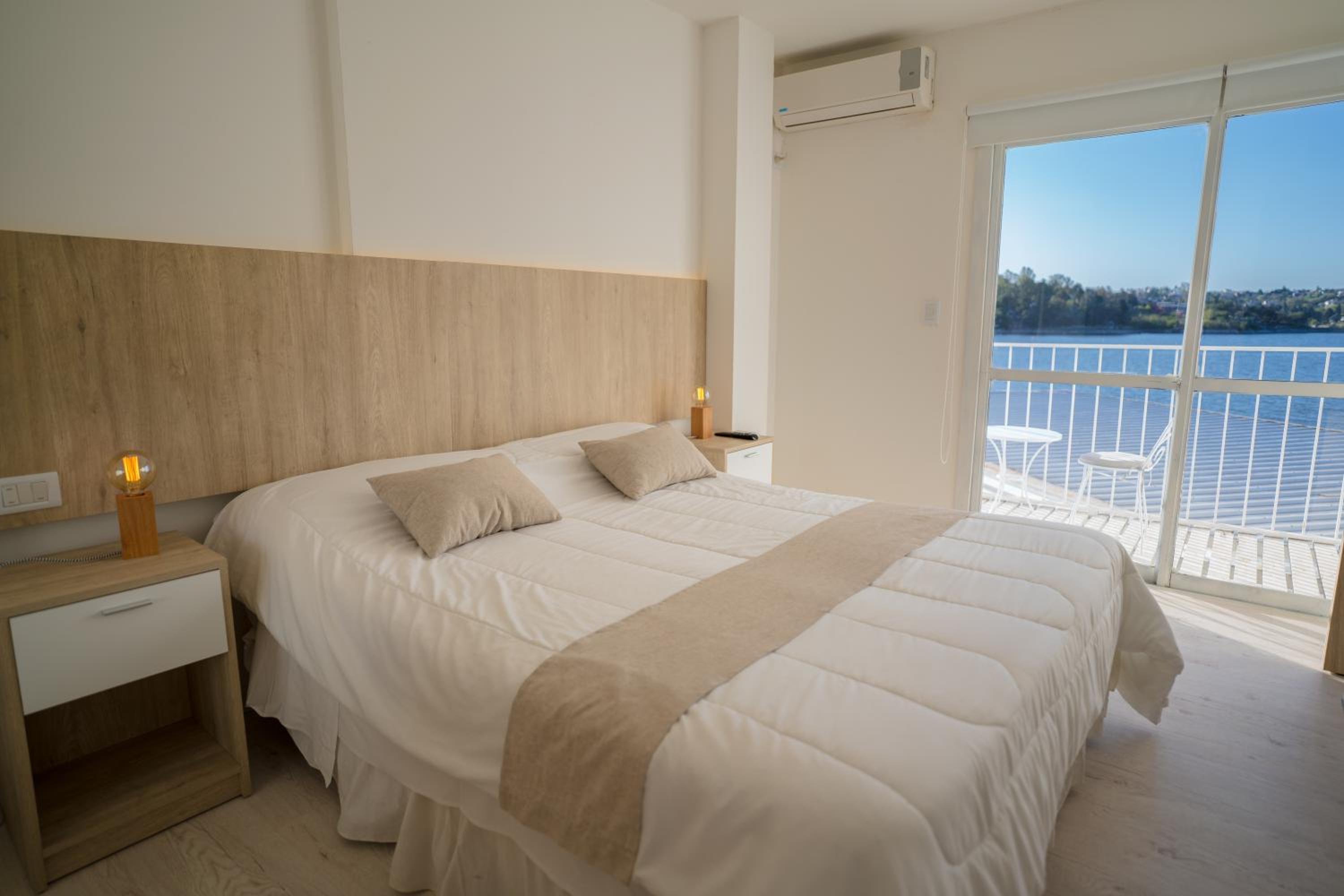 Double Room with Lake View photo 3
