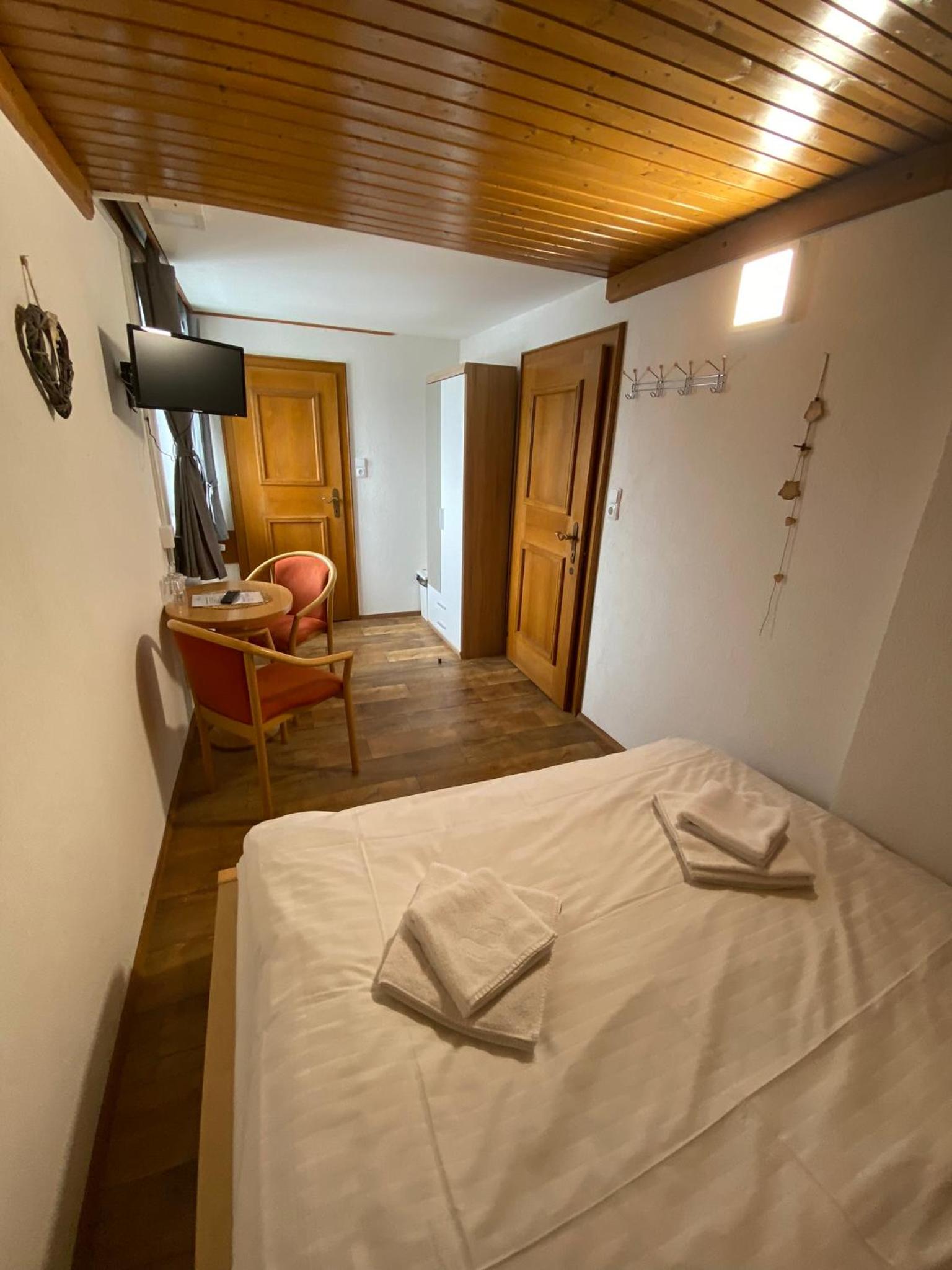 Small Double Room photo 1