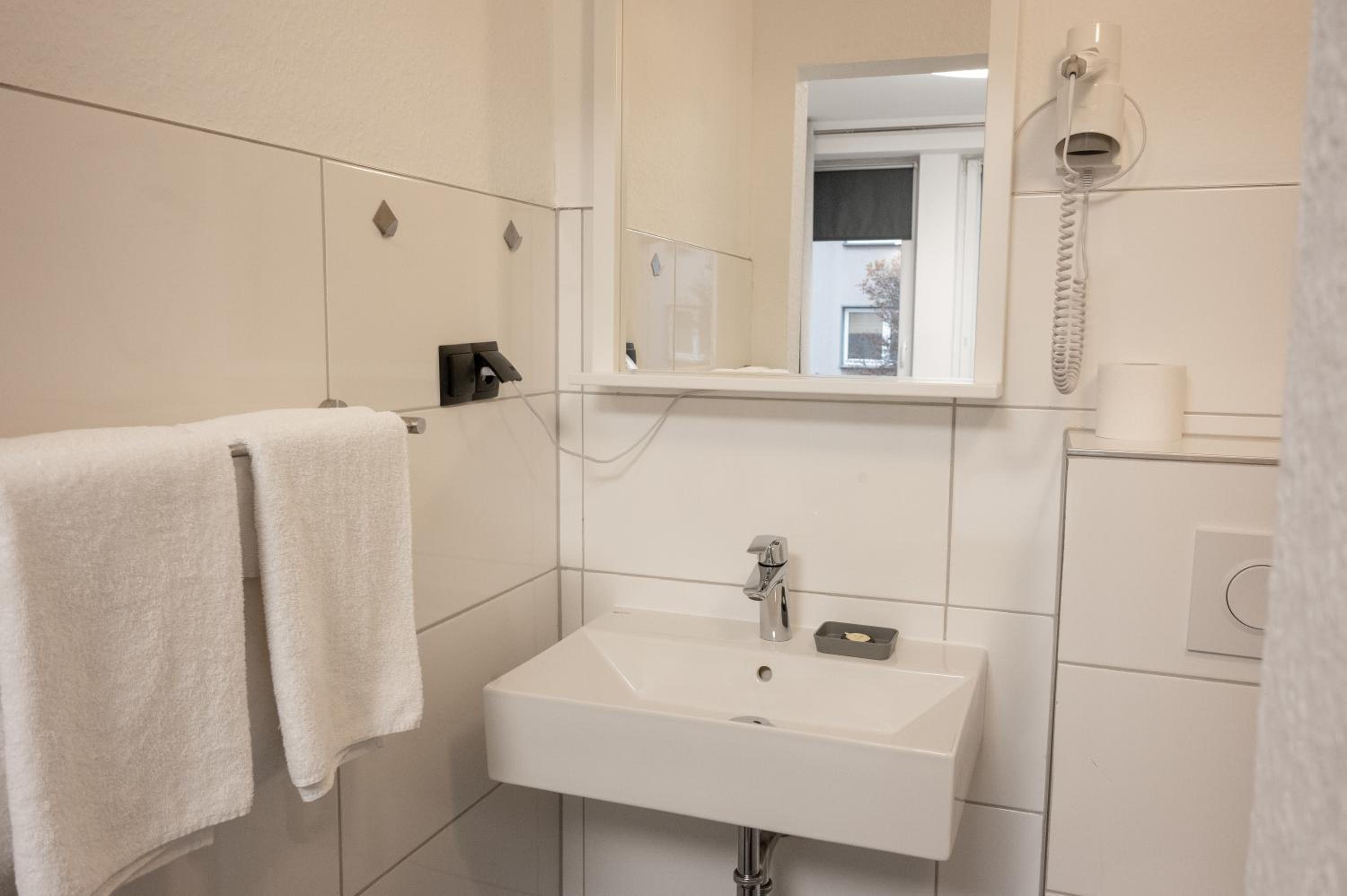 Double Room - Photo 12