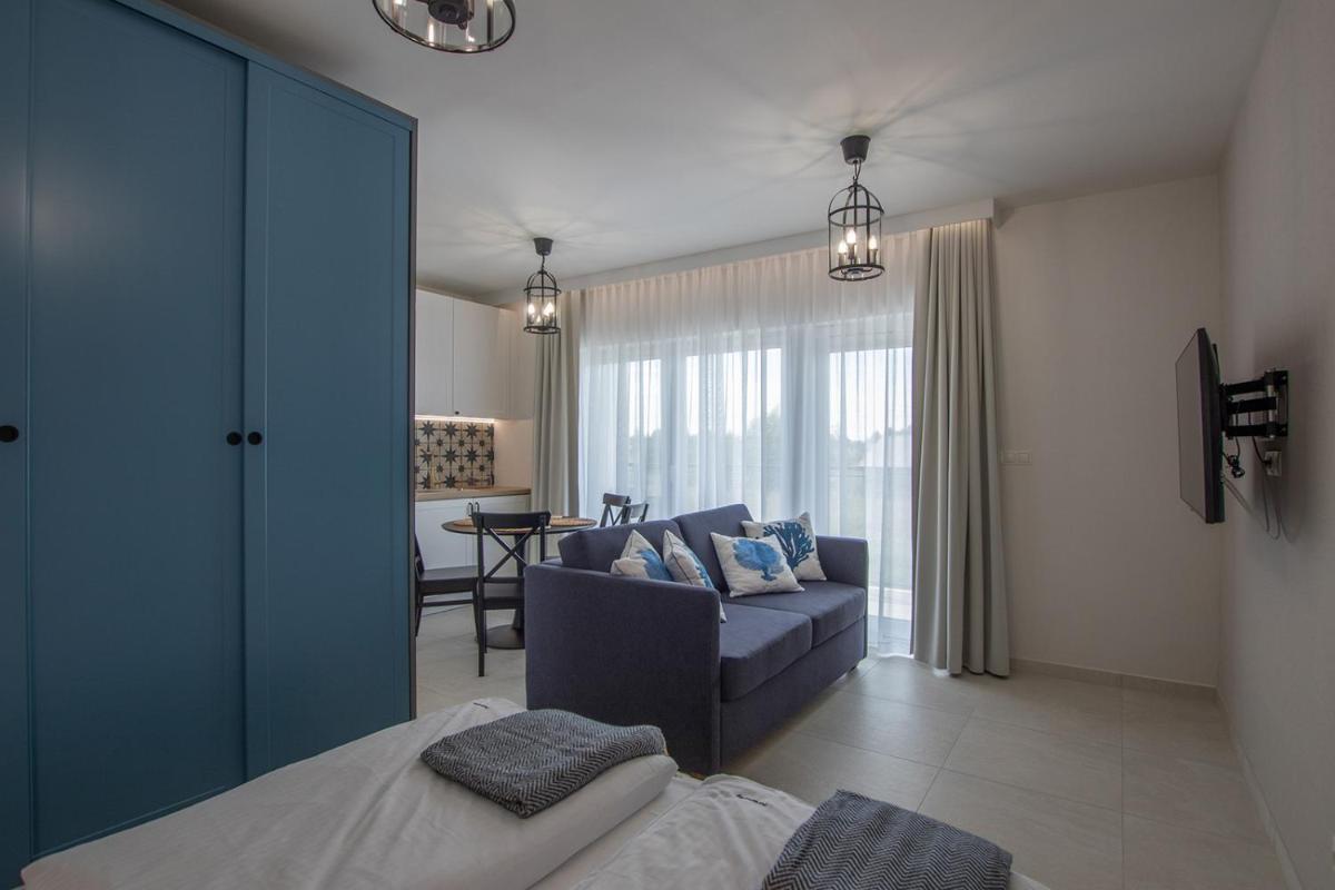 Apartment with Terrace photo 2